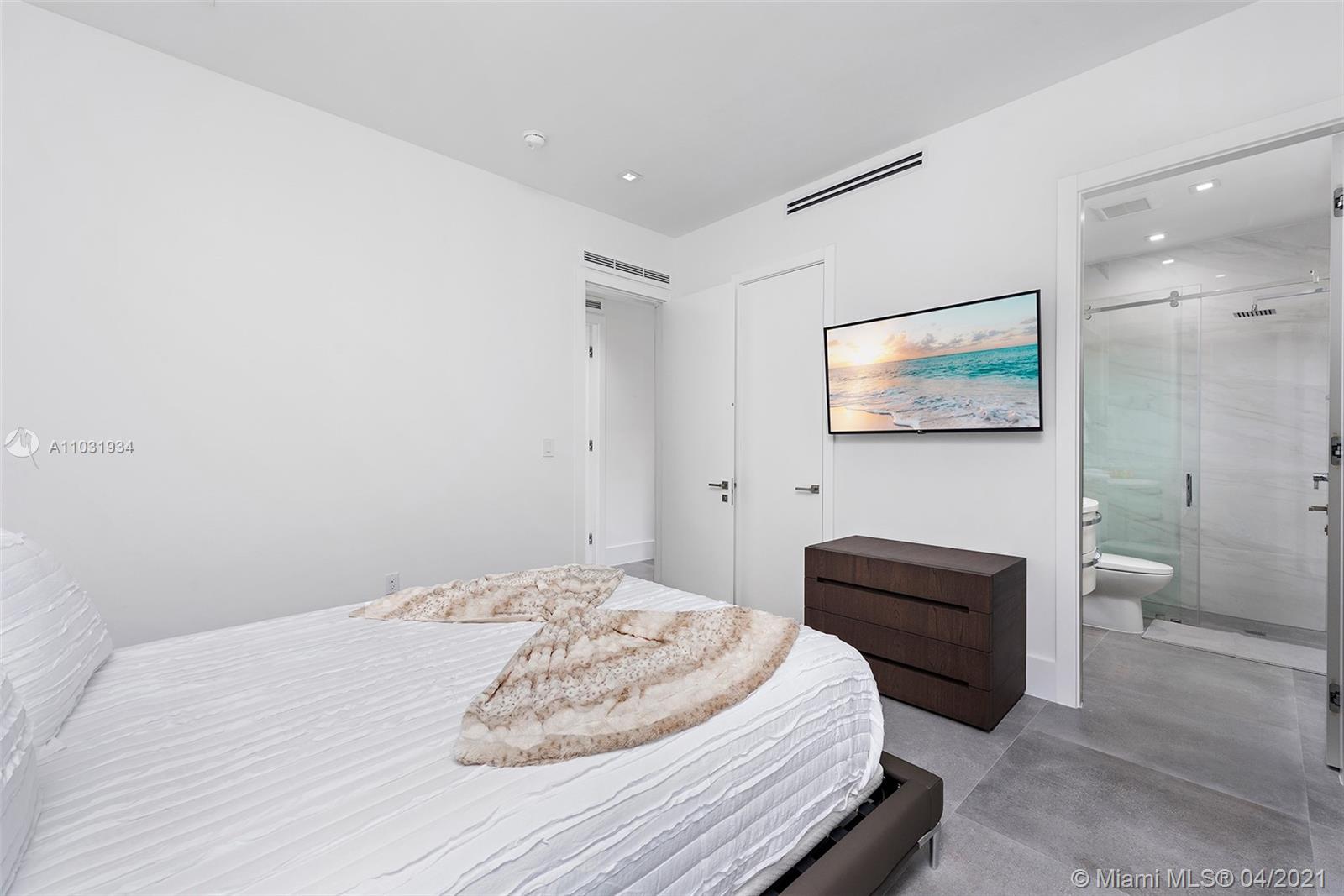 BAY HEIGHTS - Residential Lease