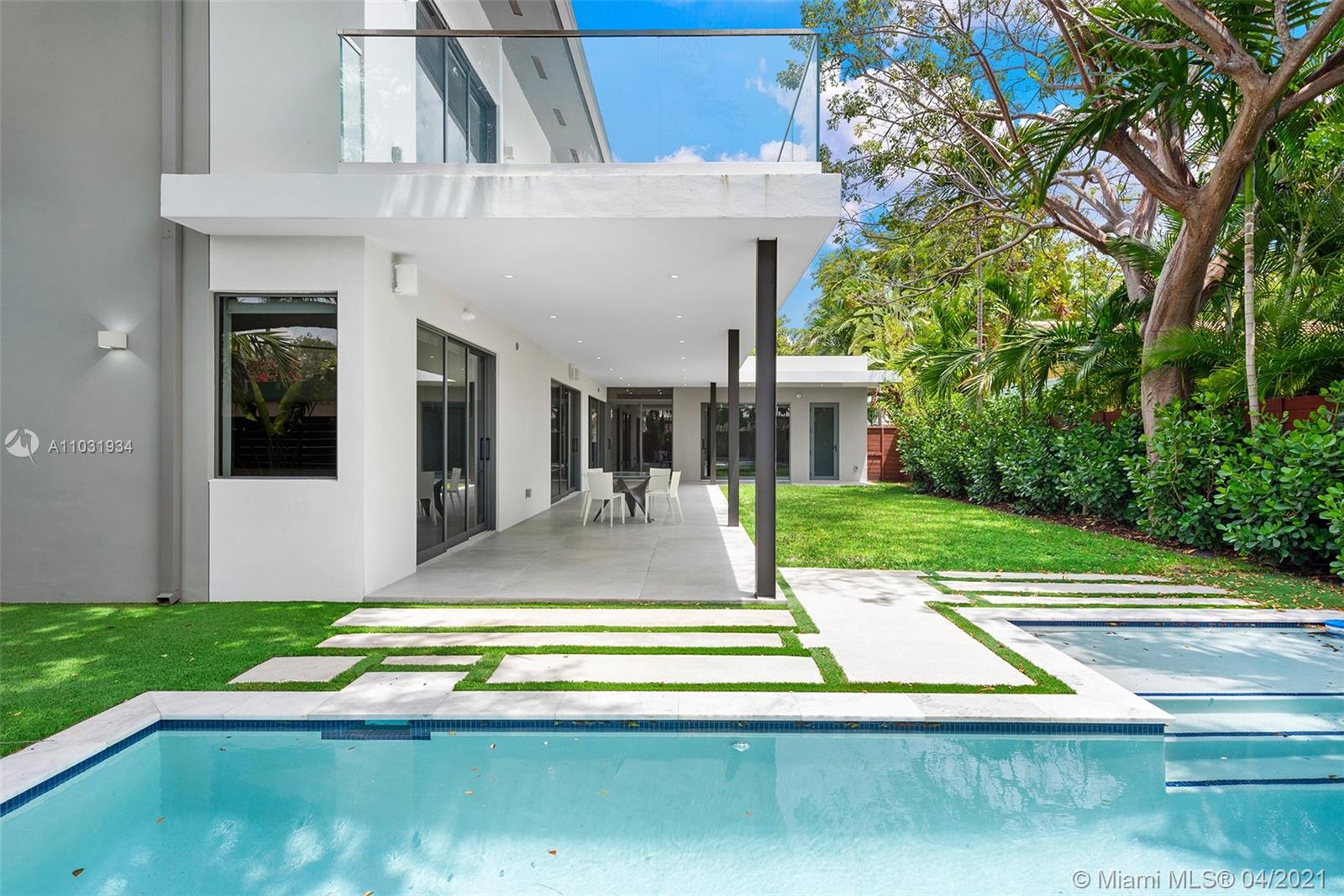 BAY HEIGHTS - Residential Lease