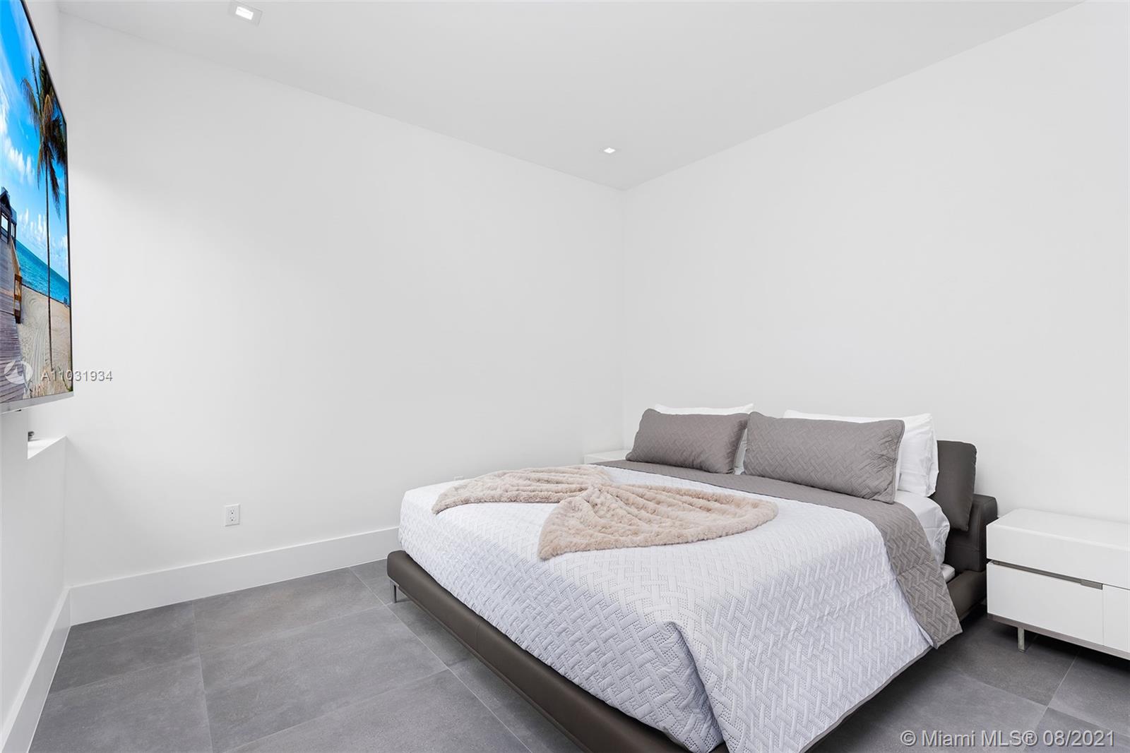 BAY HEIGHTS - Residential Lease