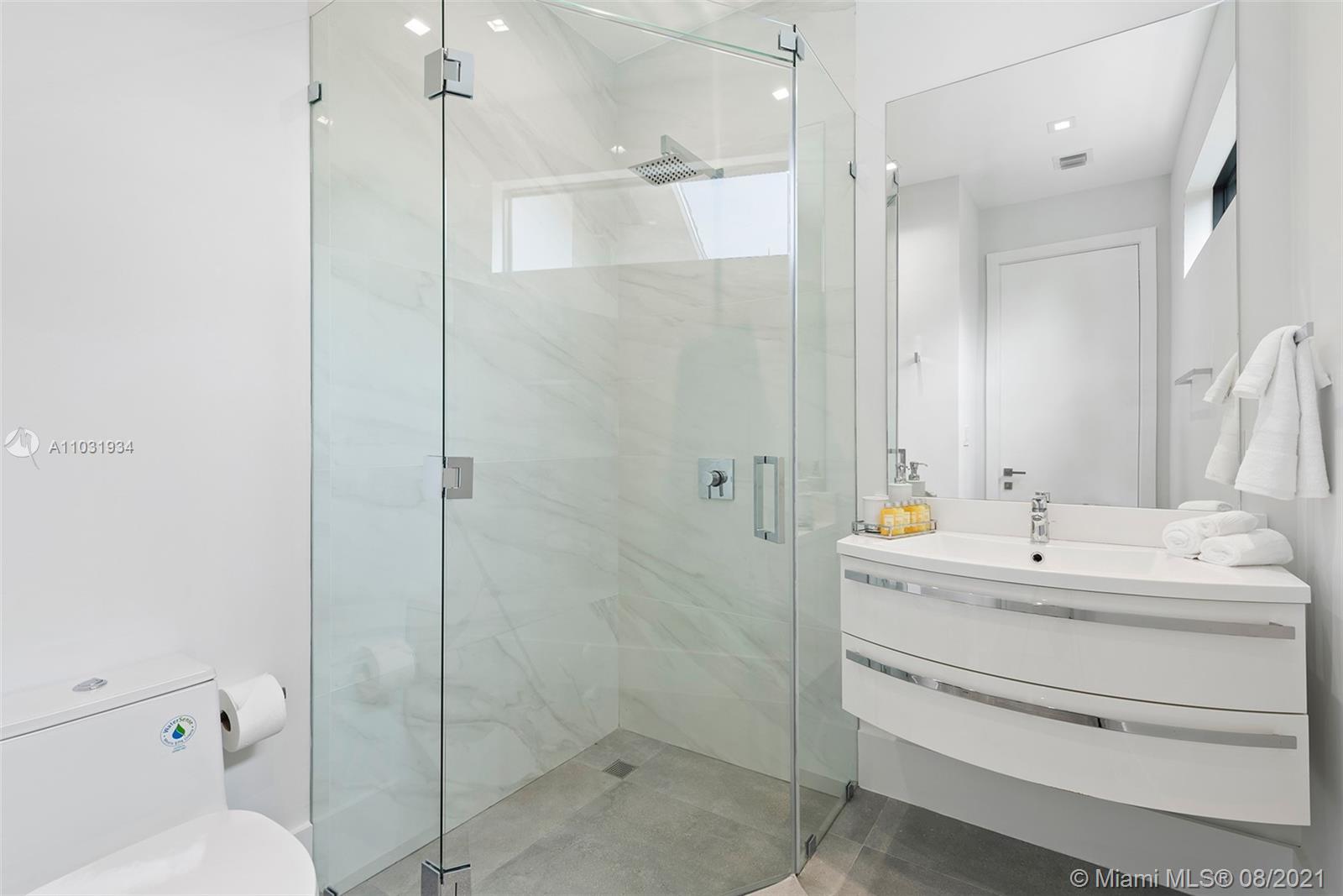 BAY HEIGHTS - Residential Lease