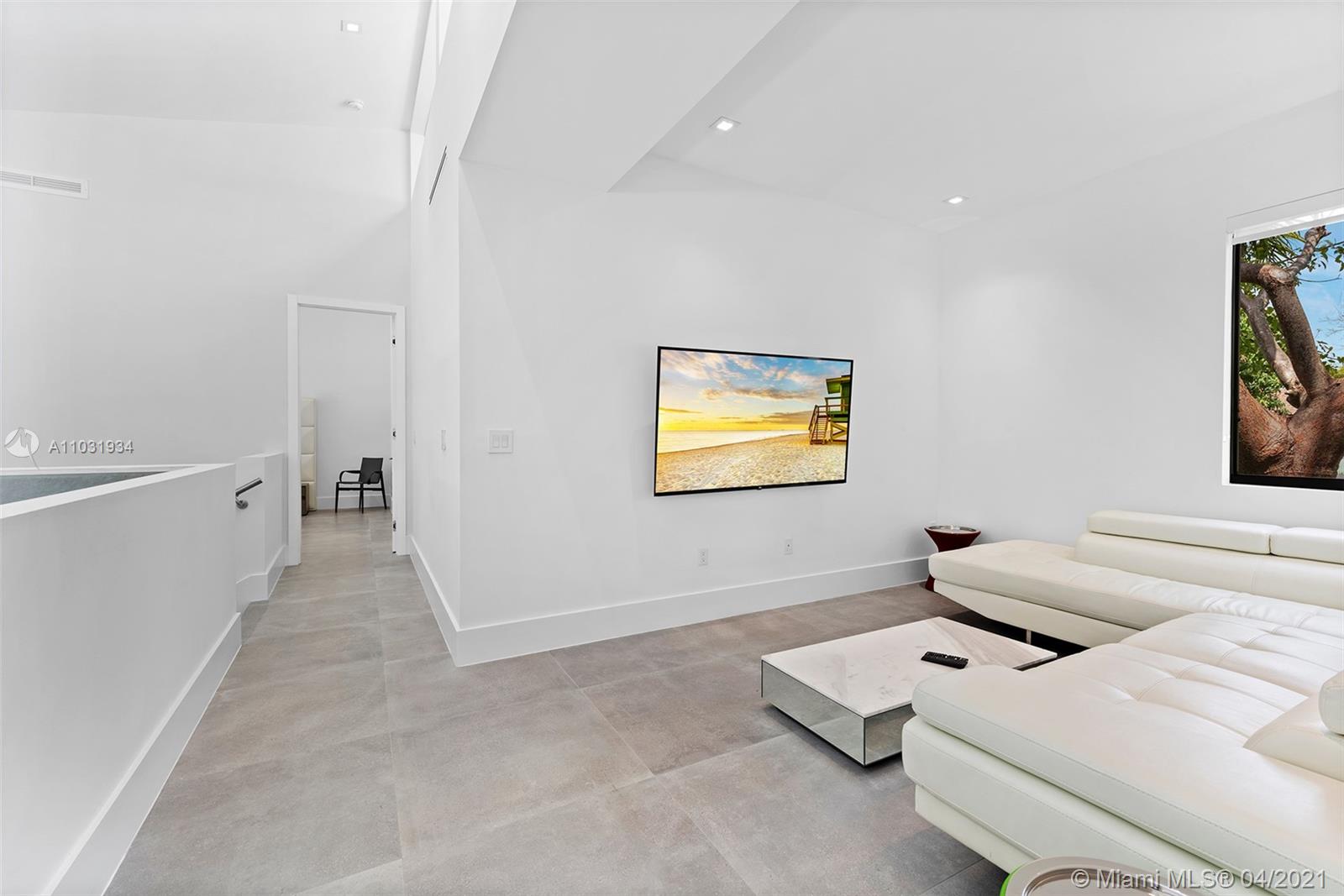 BAY HEIGHTS - Residential Lease