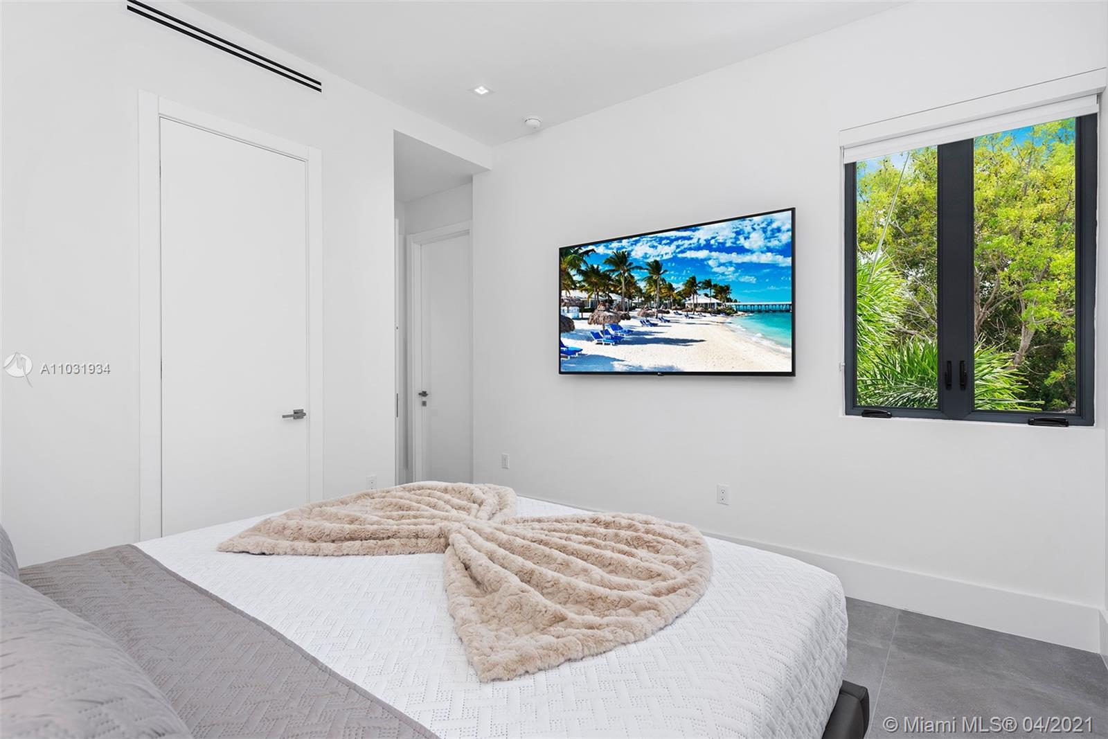 BAY HEIGHTS - Residential Lease