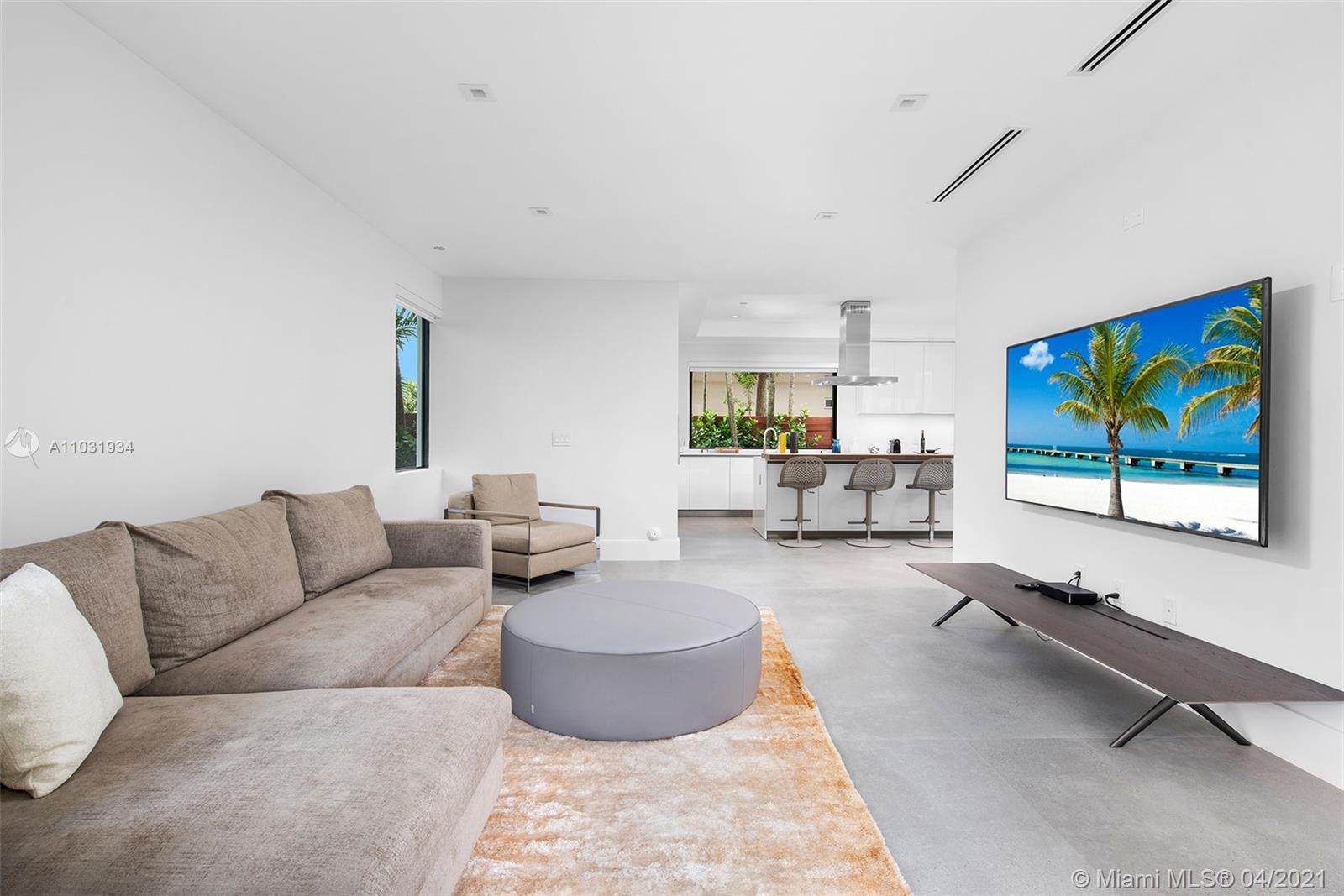 BAY HEIGHTS - Residential Lease