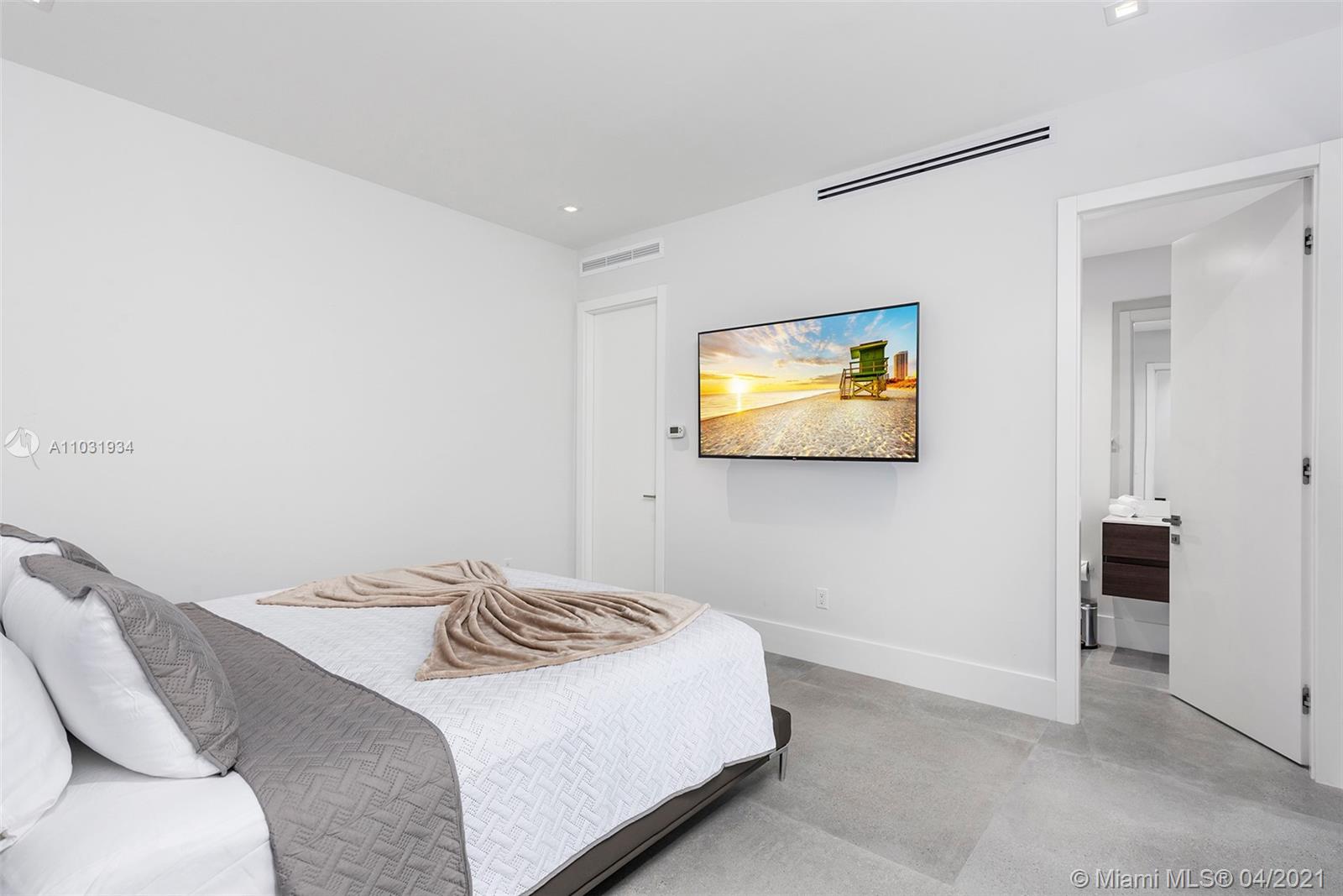 BAY HEIGHTS - Residential Lease