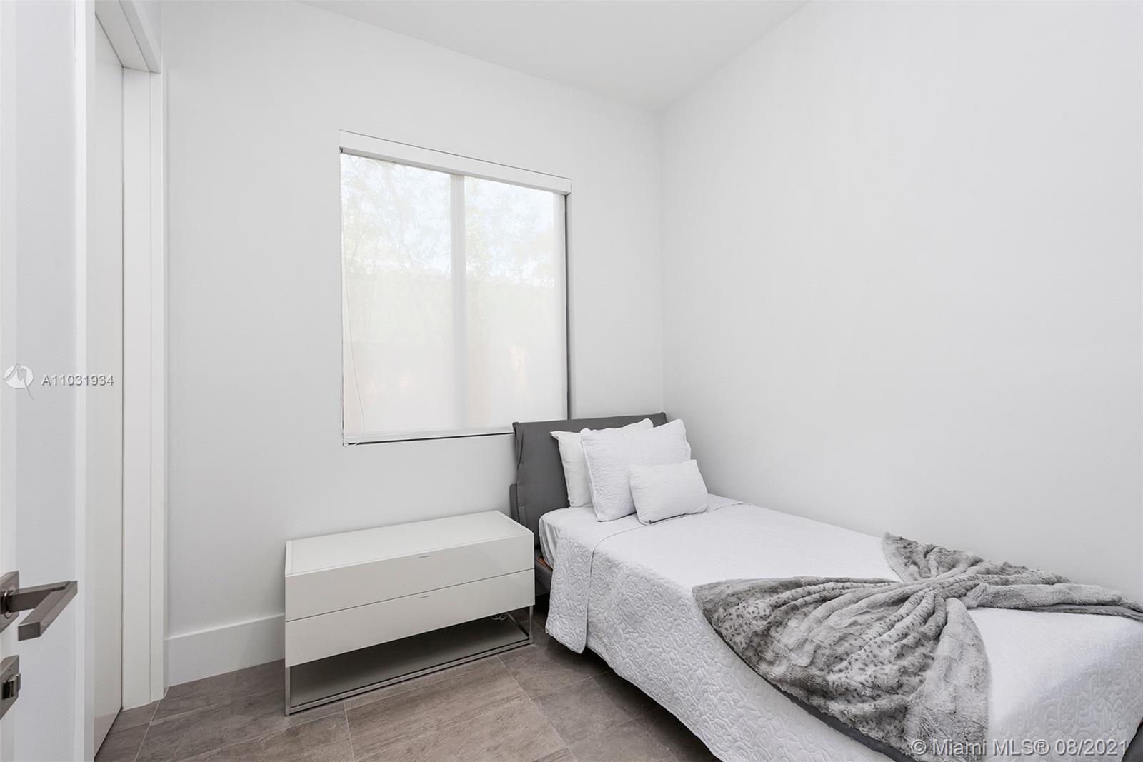 BAY HEIGHTS - Residential Lease