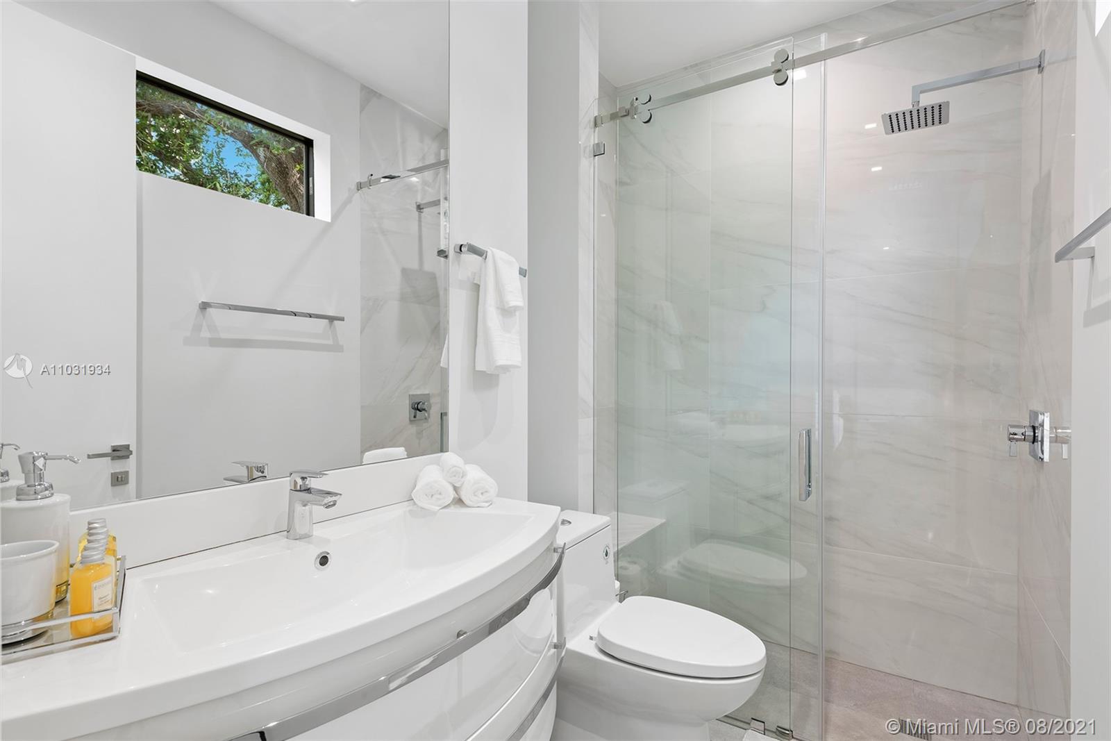 BAY HEIGHTS - Residential Lease