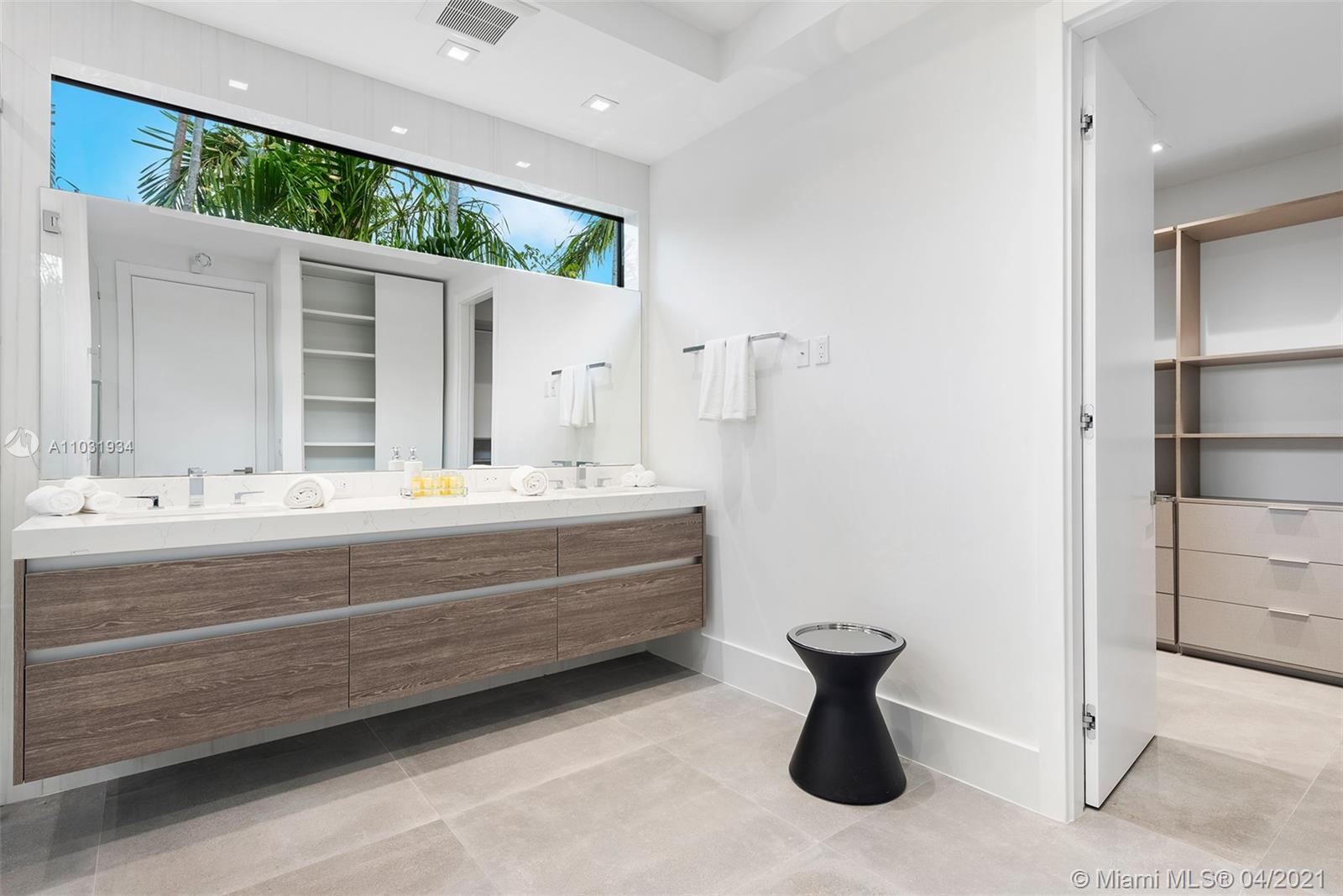 BAY HEIGHTS - Residential Lease