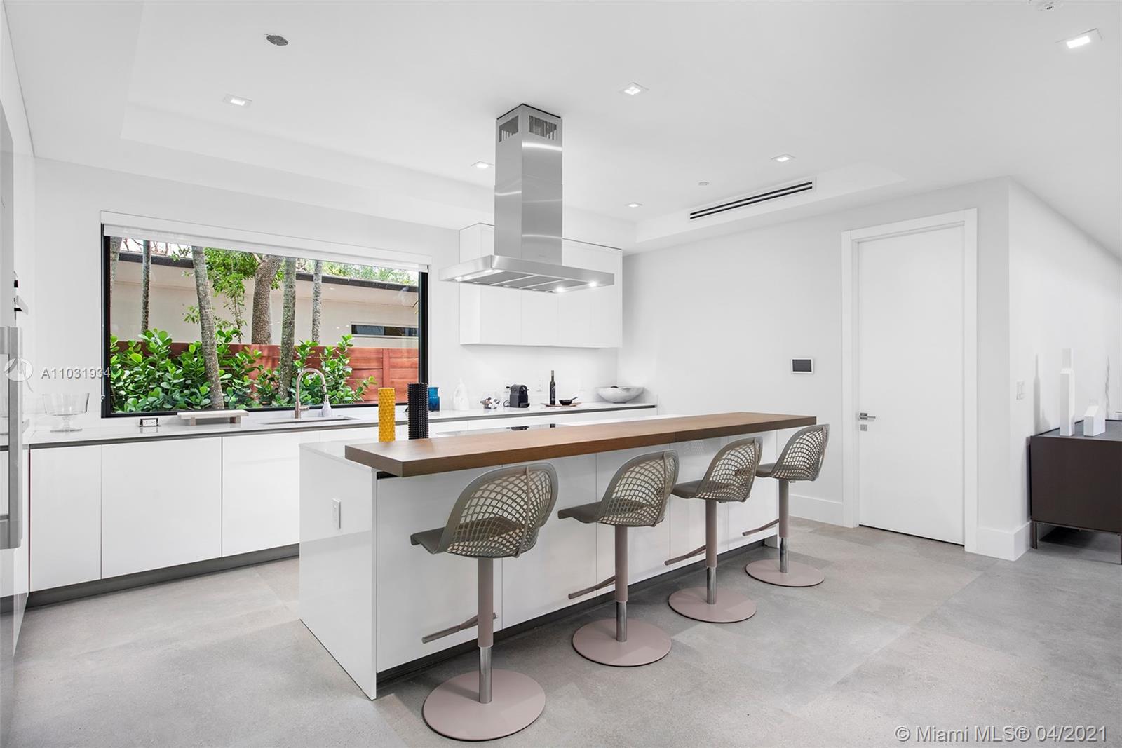 BAY HEIGHTS - Residential Lease