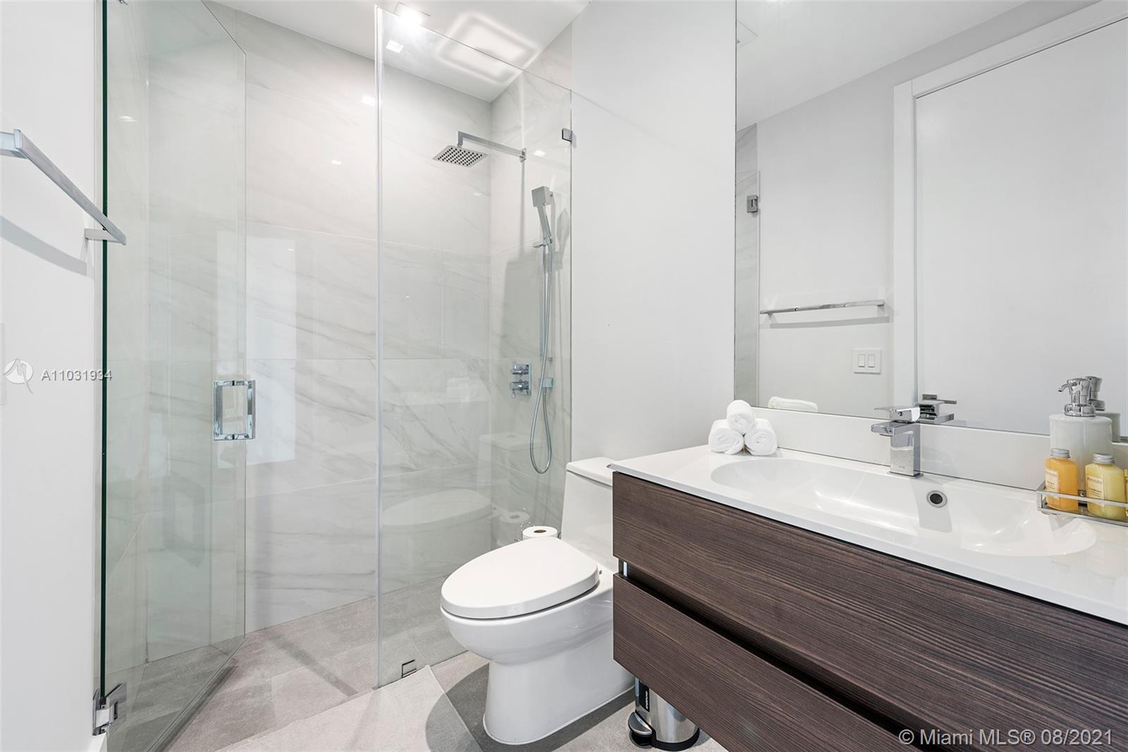 BAY HEIGHTS - Residential Lease