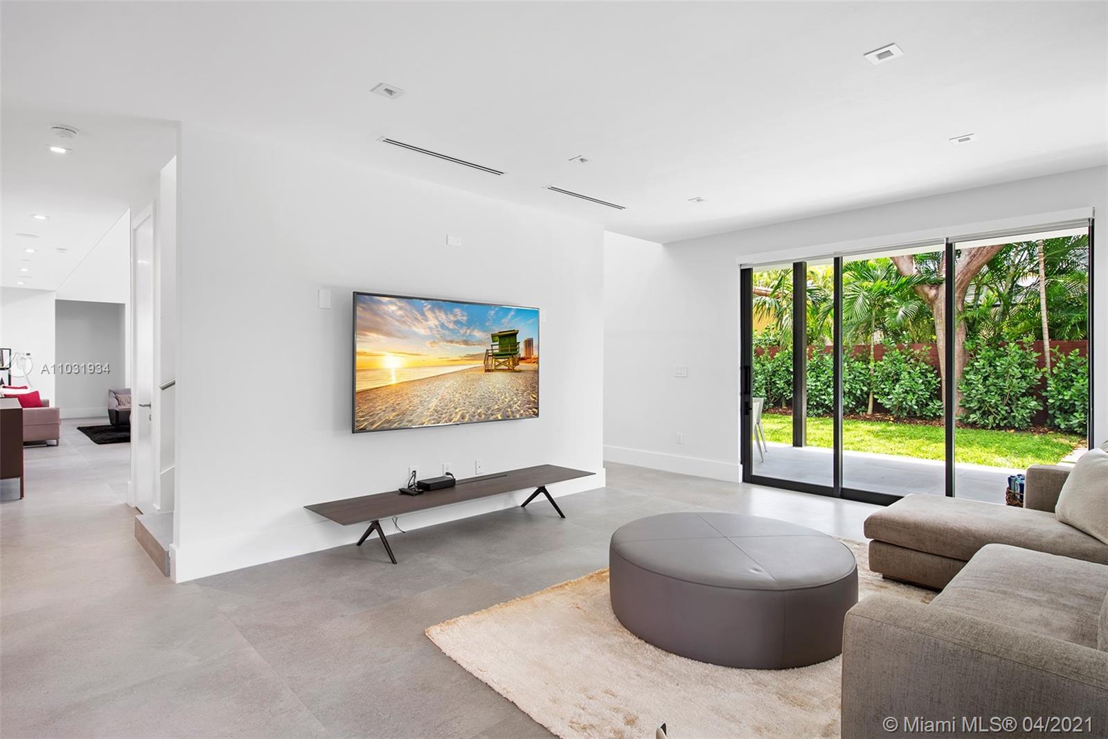 BAY HEIGHTS - Residential Lease