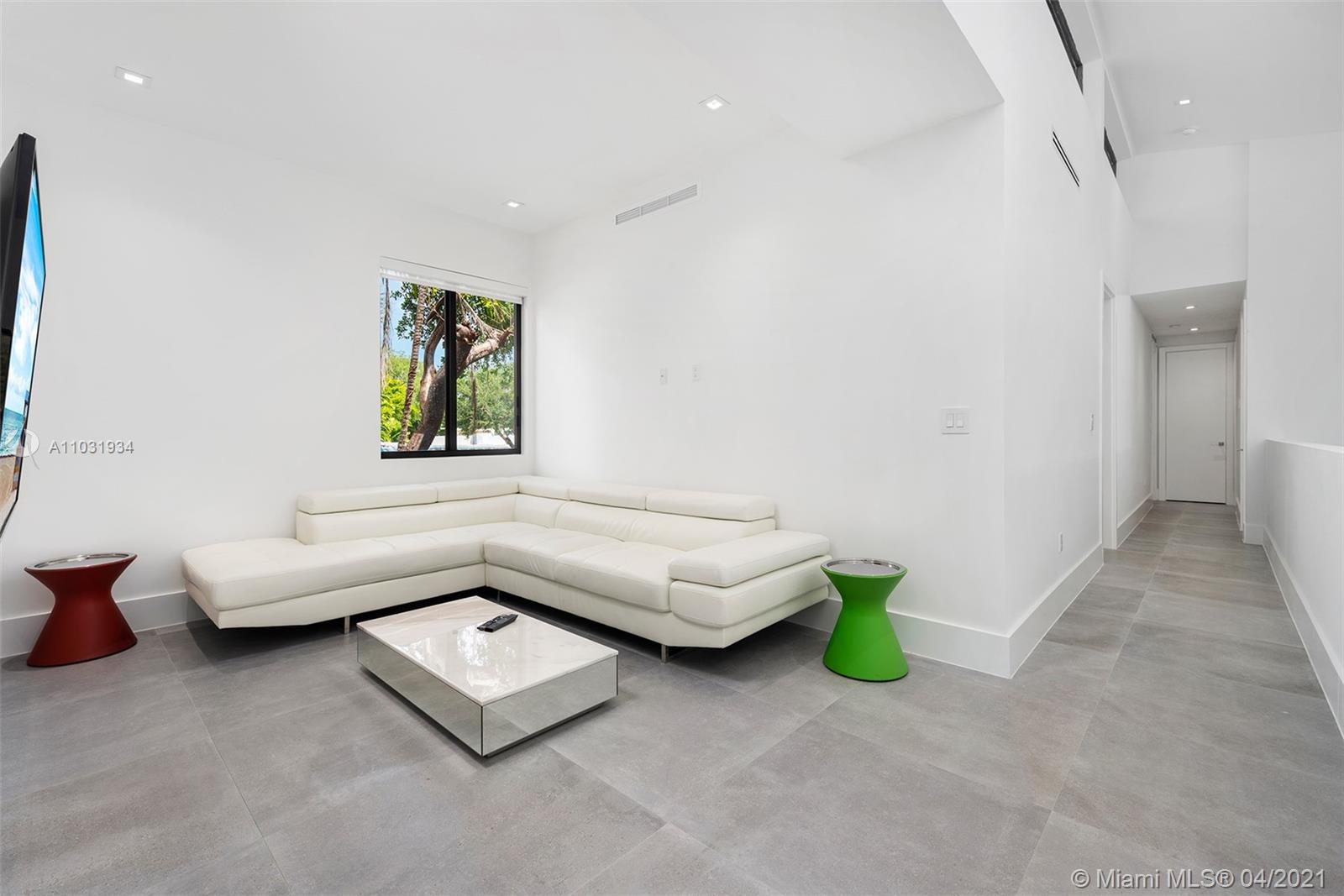 BAY HEIGHTS - Residential Lease