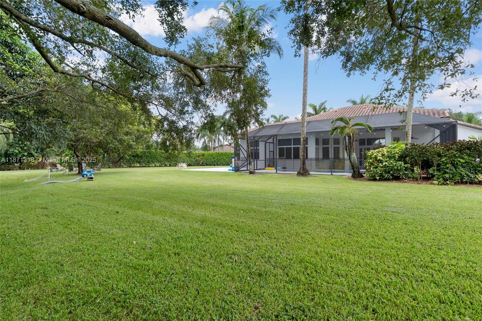 MYSTIQUE - Residential