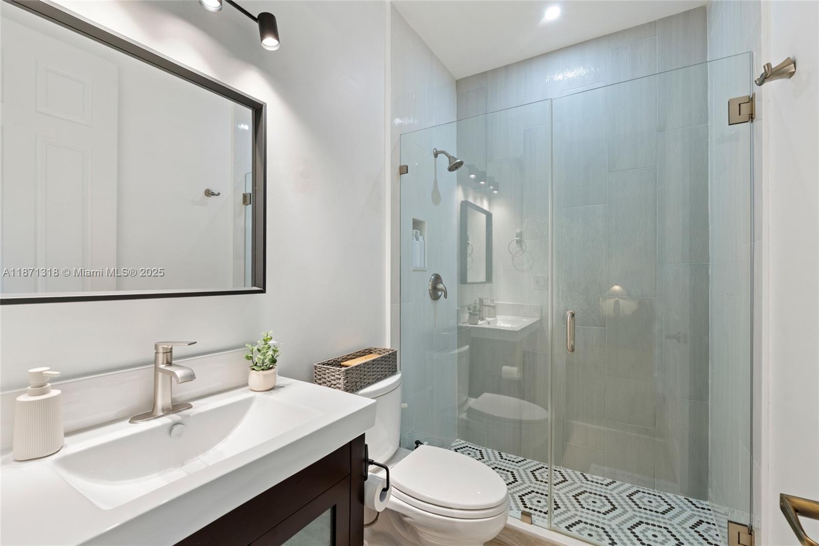 MYSTIQUE - Residential