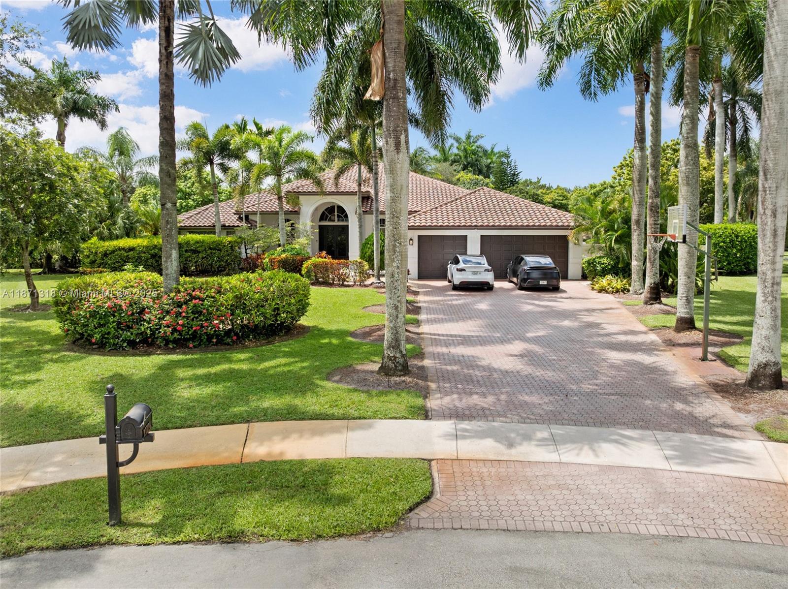 MYSTIQUE - Residential