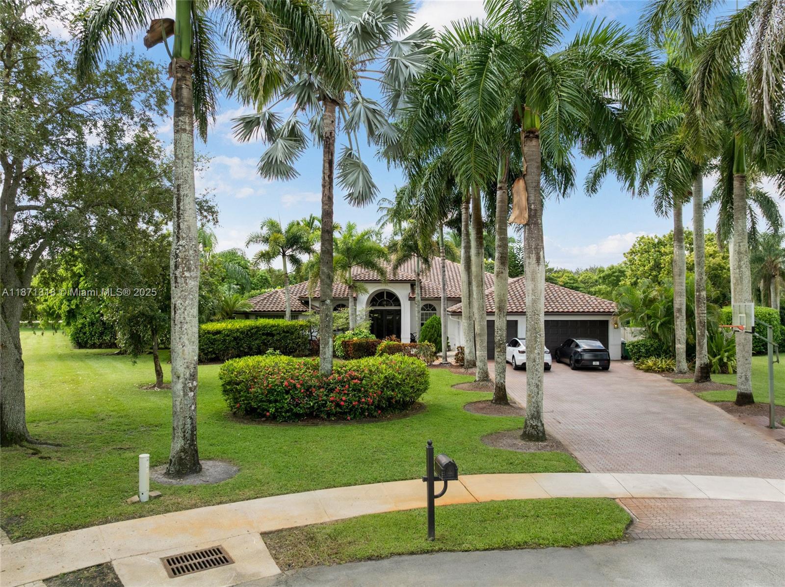 MYSTIQUE - Residential