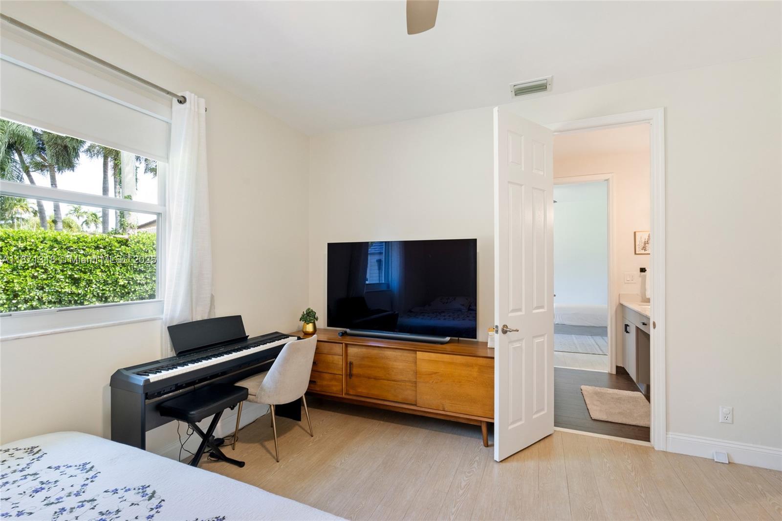 MYSTIQUE - Residential