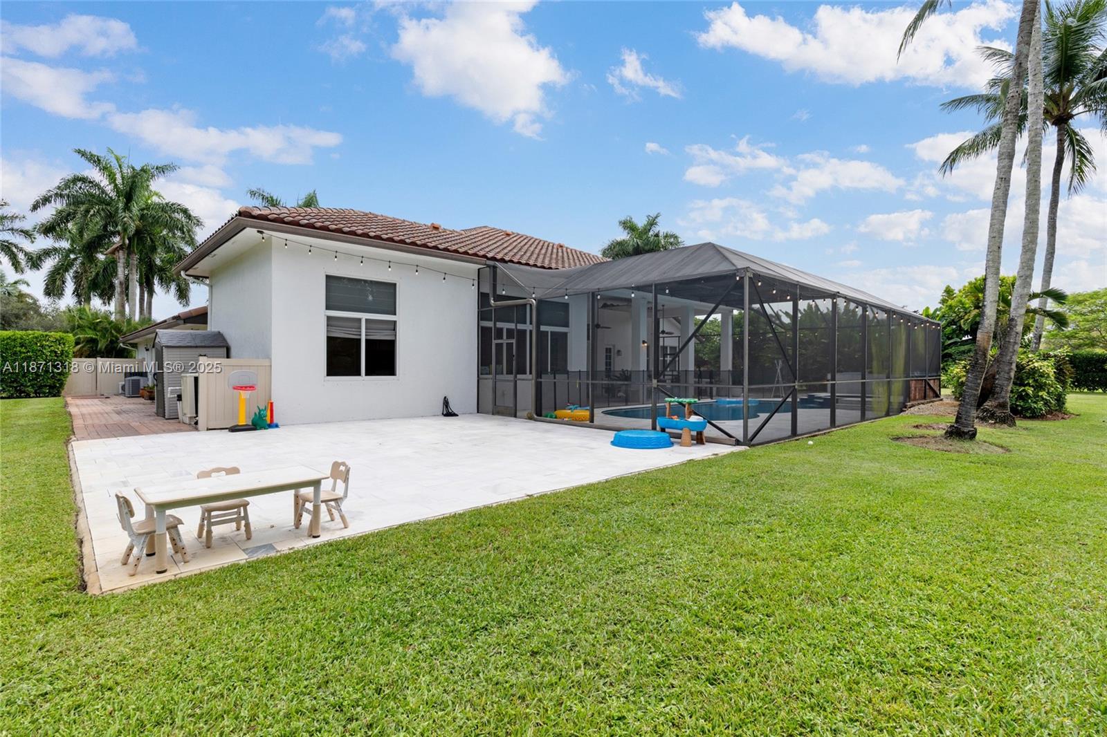 MYSTIQUE - Residential