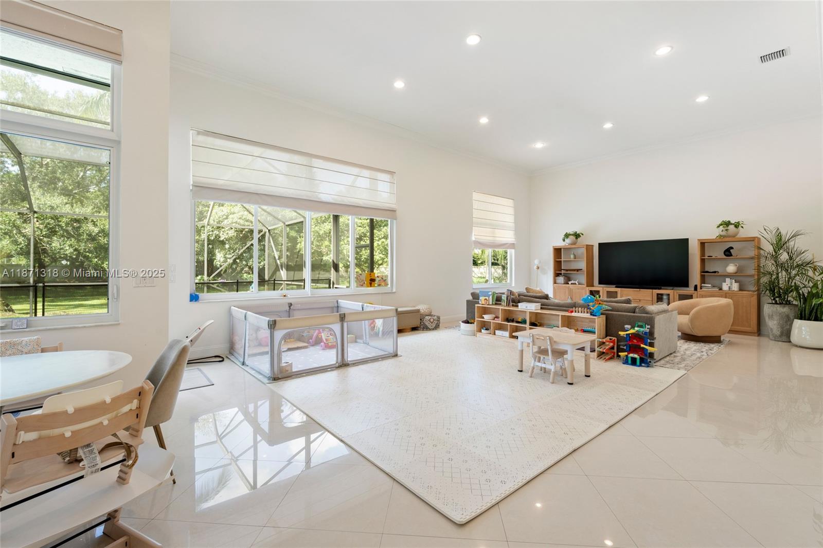 MYSTIQUE - Residential