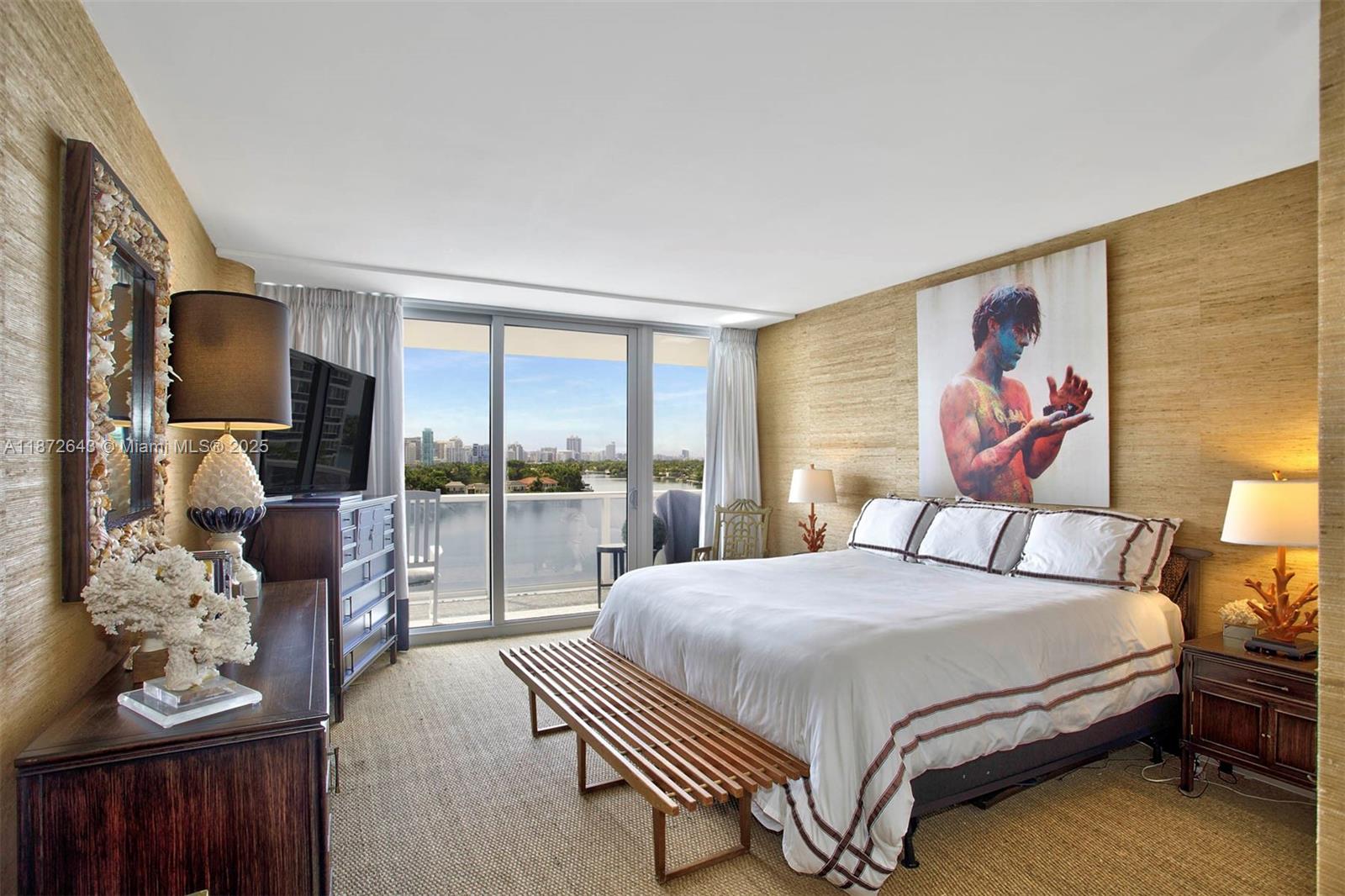 KING COLE CONDO - Residential