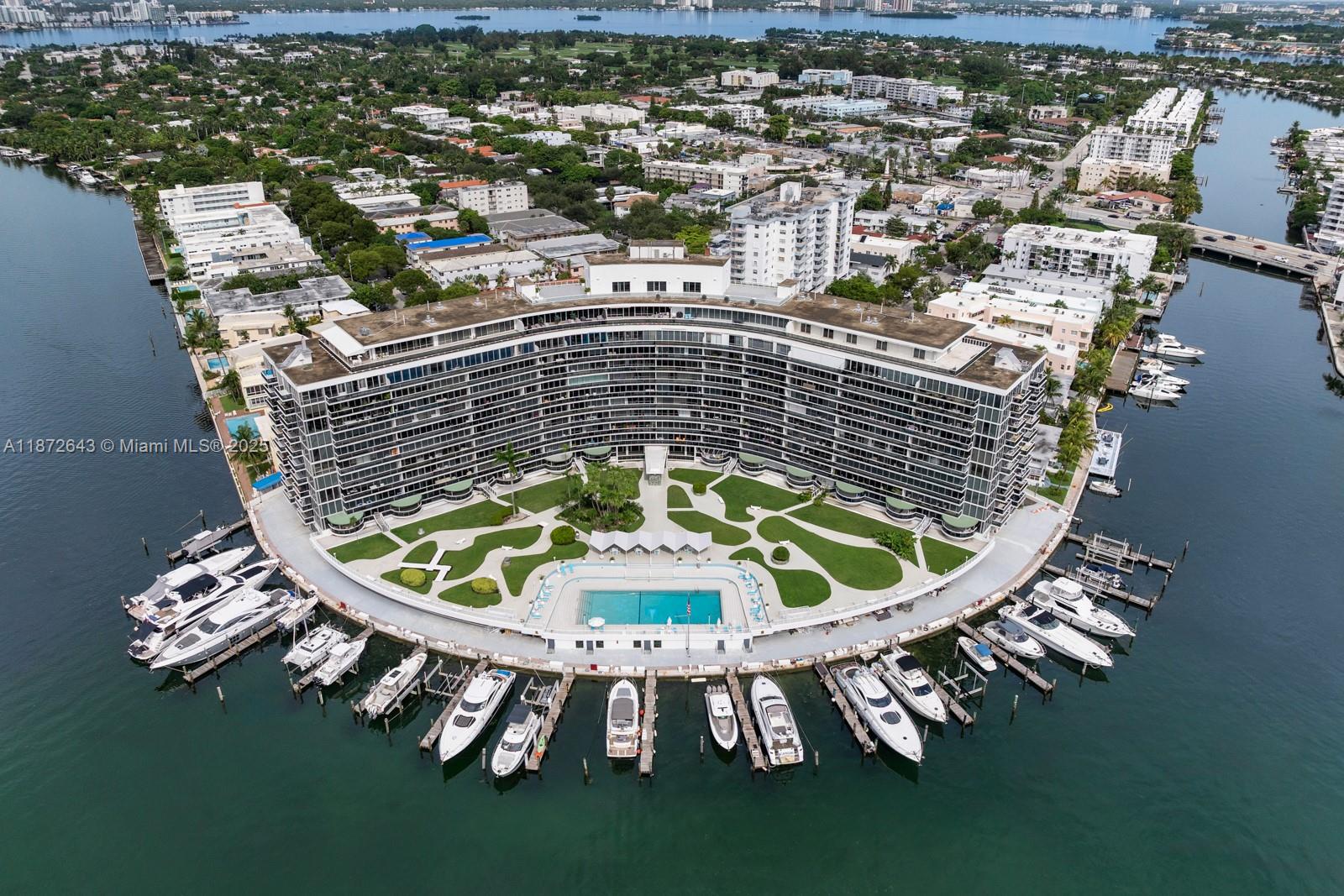 KING COLE CONDO - Residential