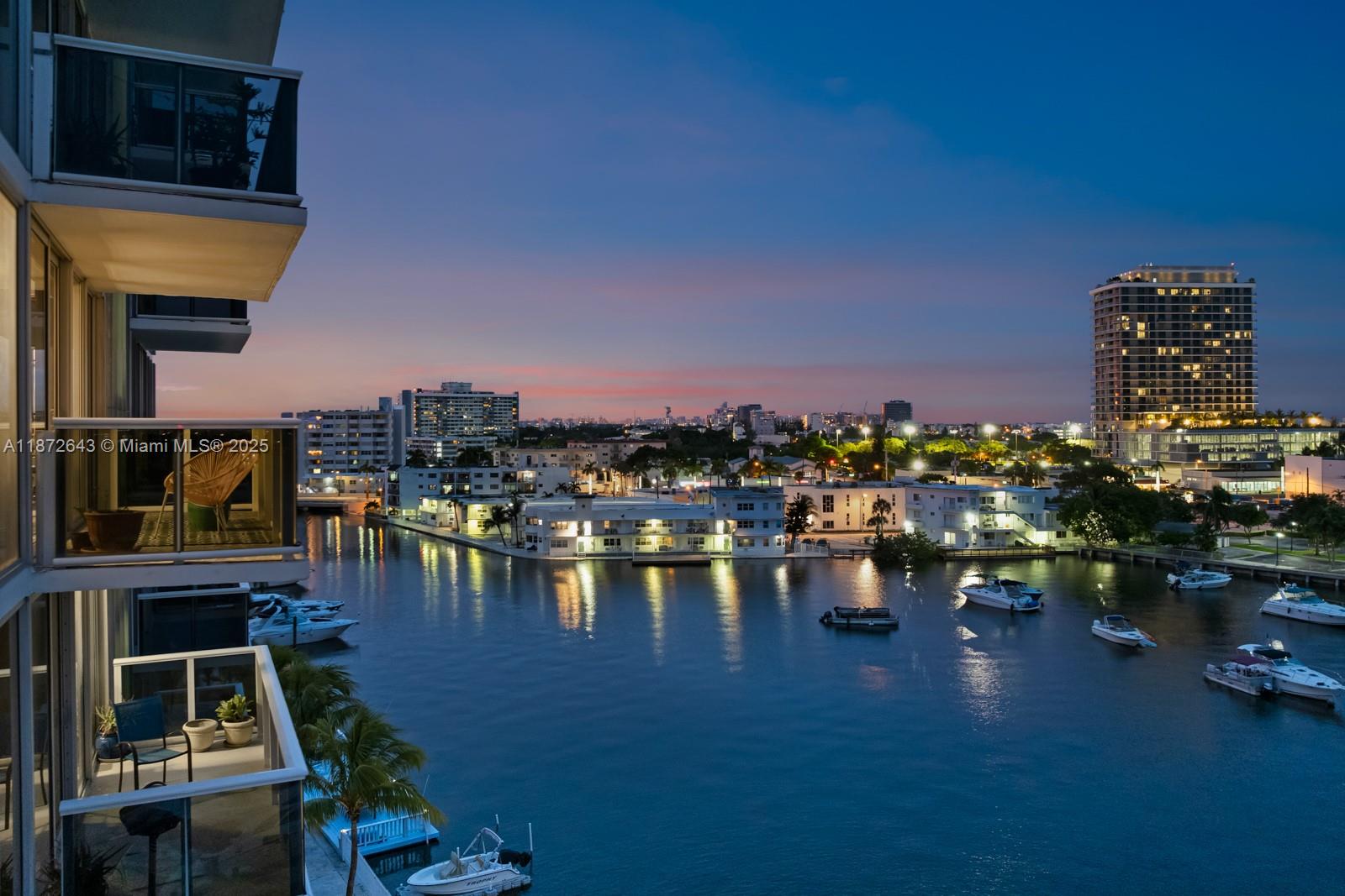 KING COLE CONDO - Residential