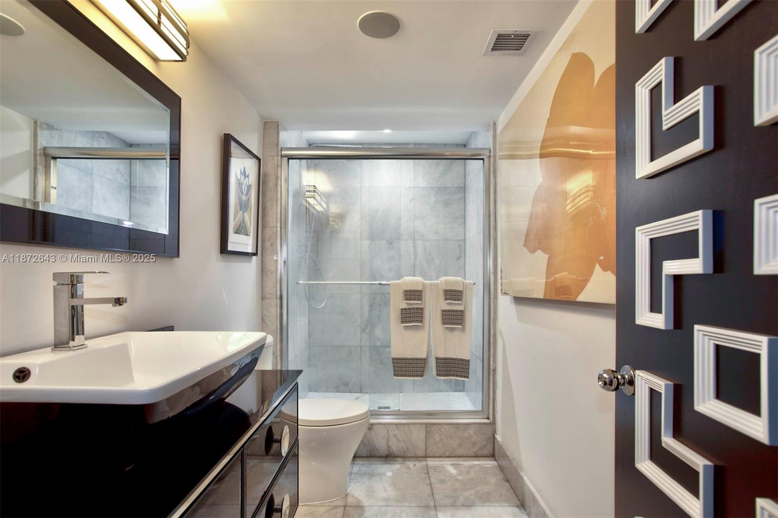 KING COLE CONDO - Residential