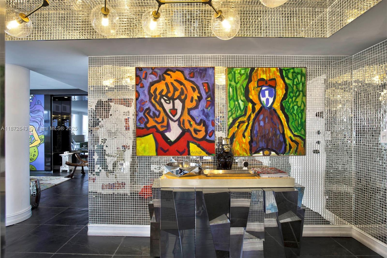 KING COLE CONDO - Residential