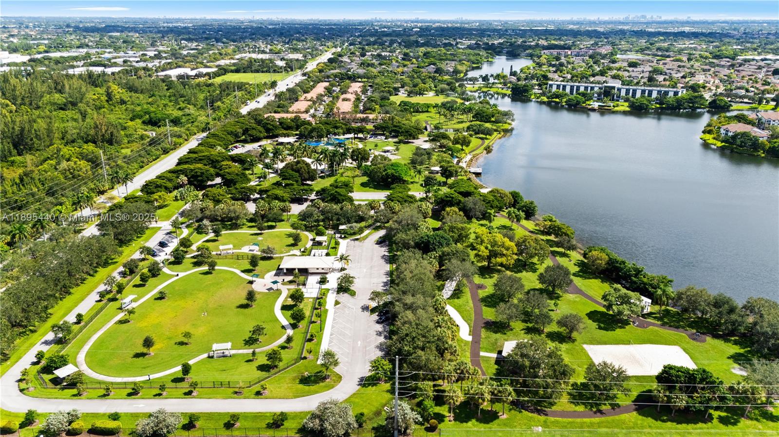 SUNRISE GOLF VILLAGE - Residential