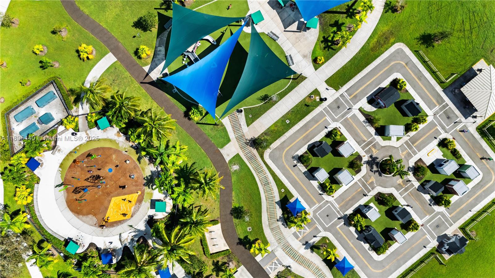 SUNRISE GOLF VILLAGE - Residential