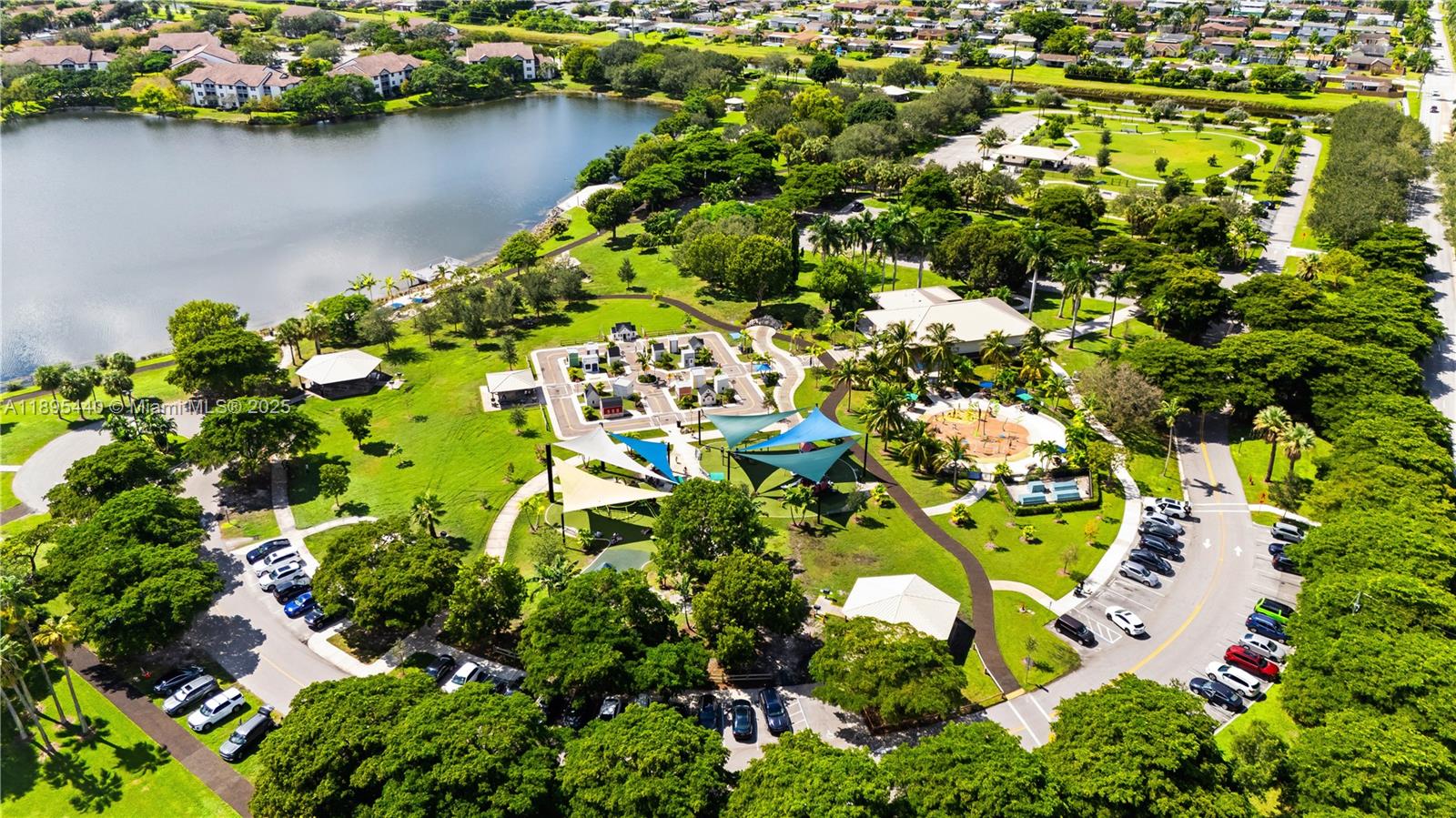 SUNRISE GOLF VILLAGE - Residential