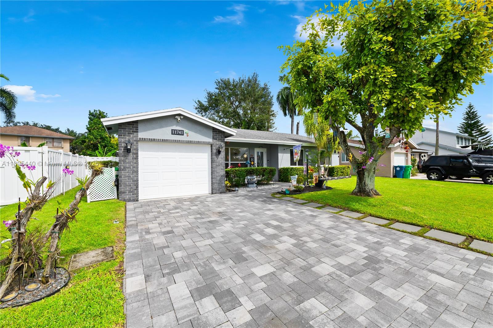 SUNRISE GOLF VILLAGE - Residential