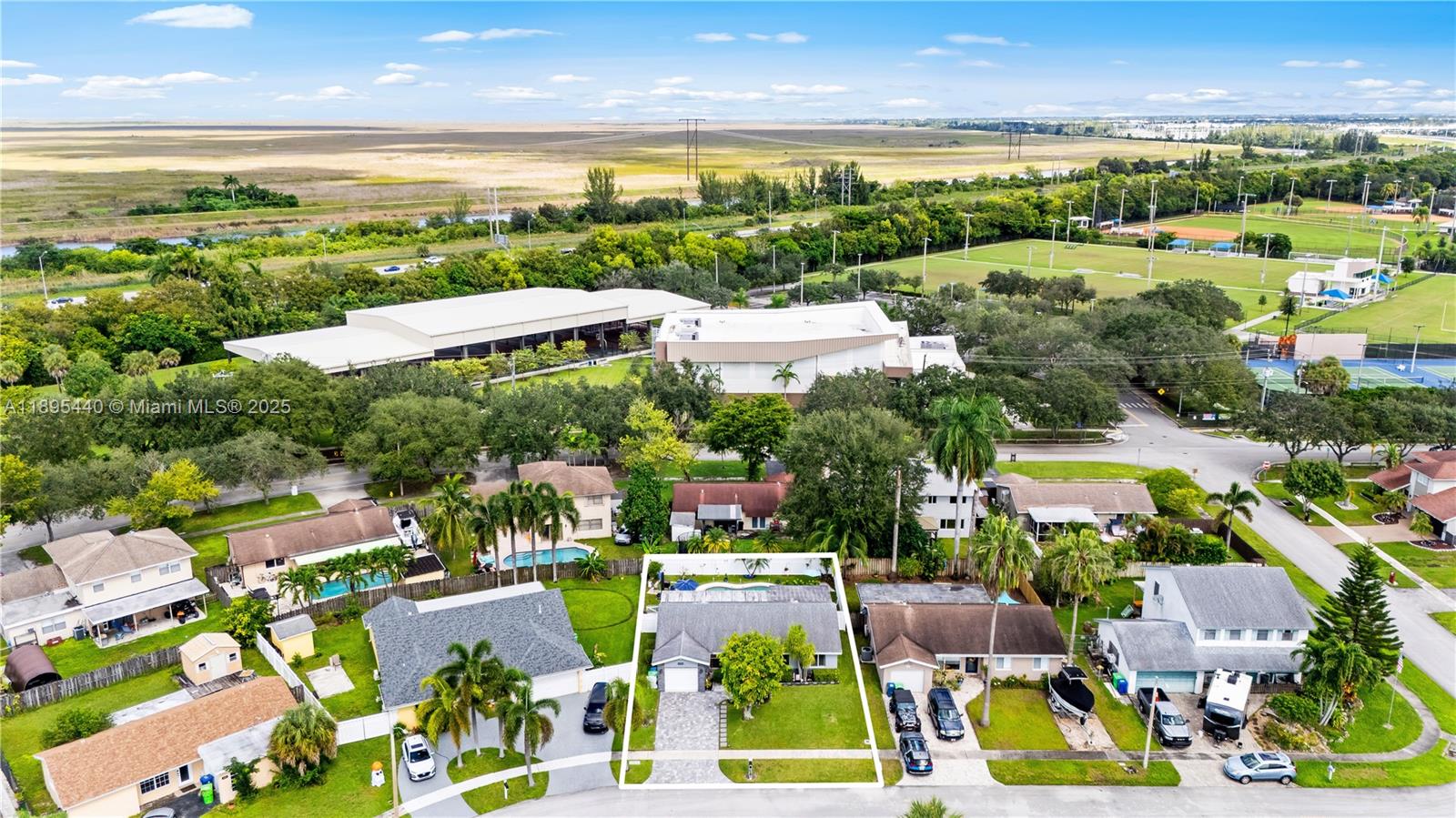 SUNRISE GOLF VILLAGE - Residential