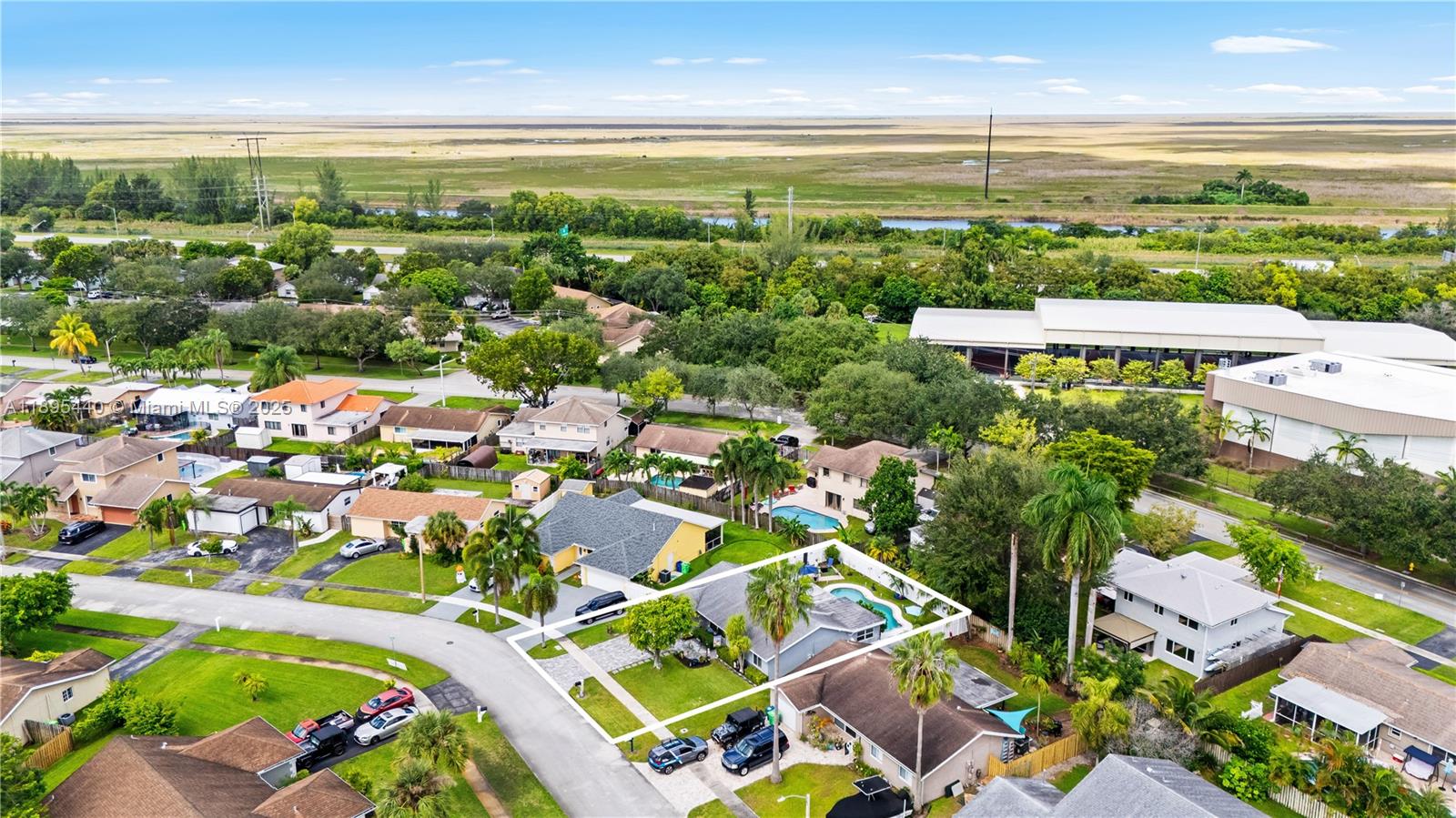 SUNRISE GOLF VILLAGE - Residential
