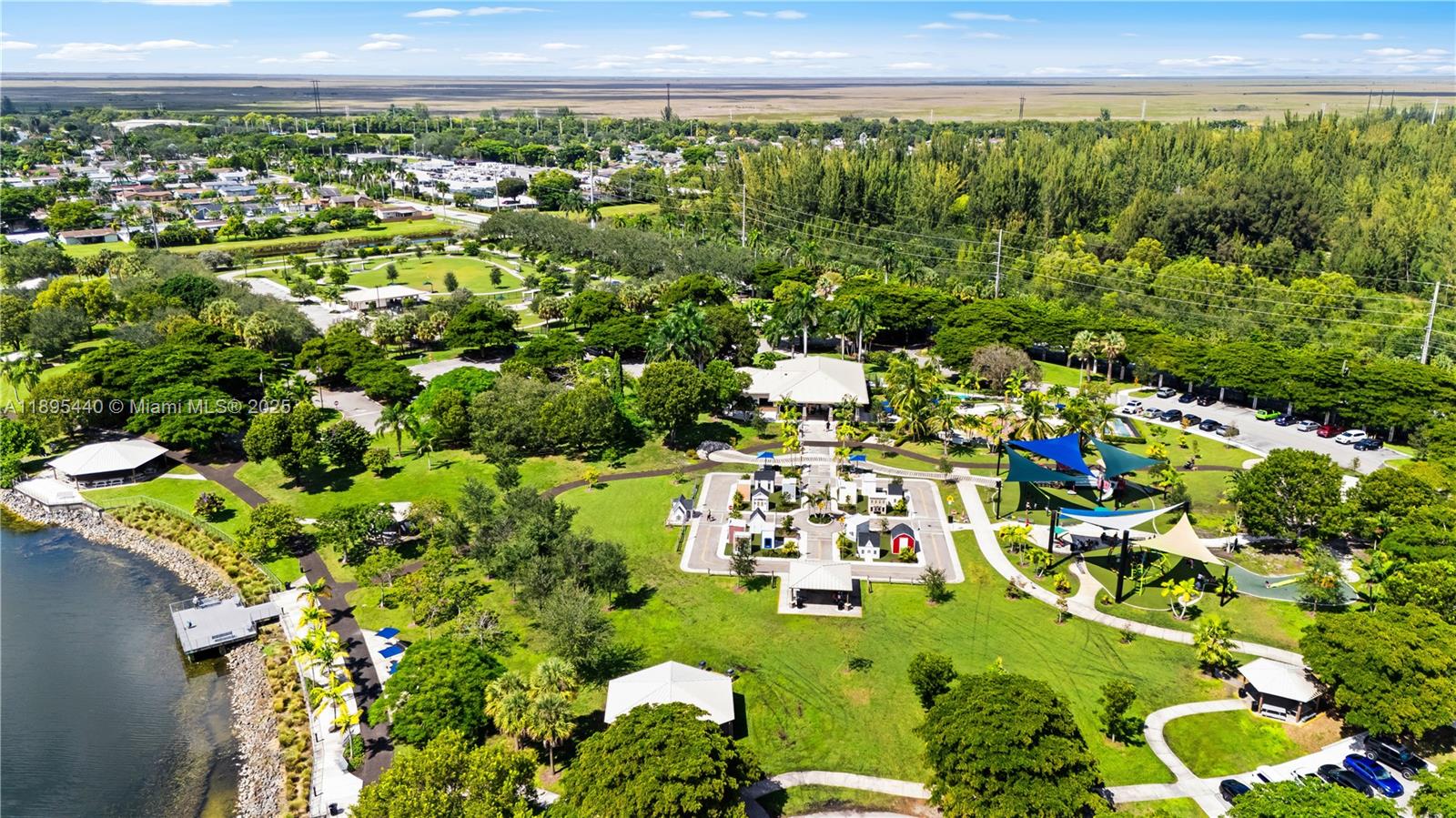 SUNRISE GOLF VILLAGE - Residential