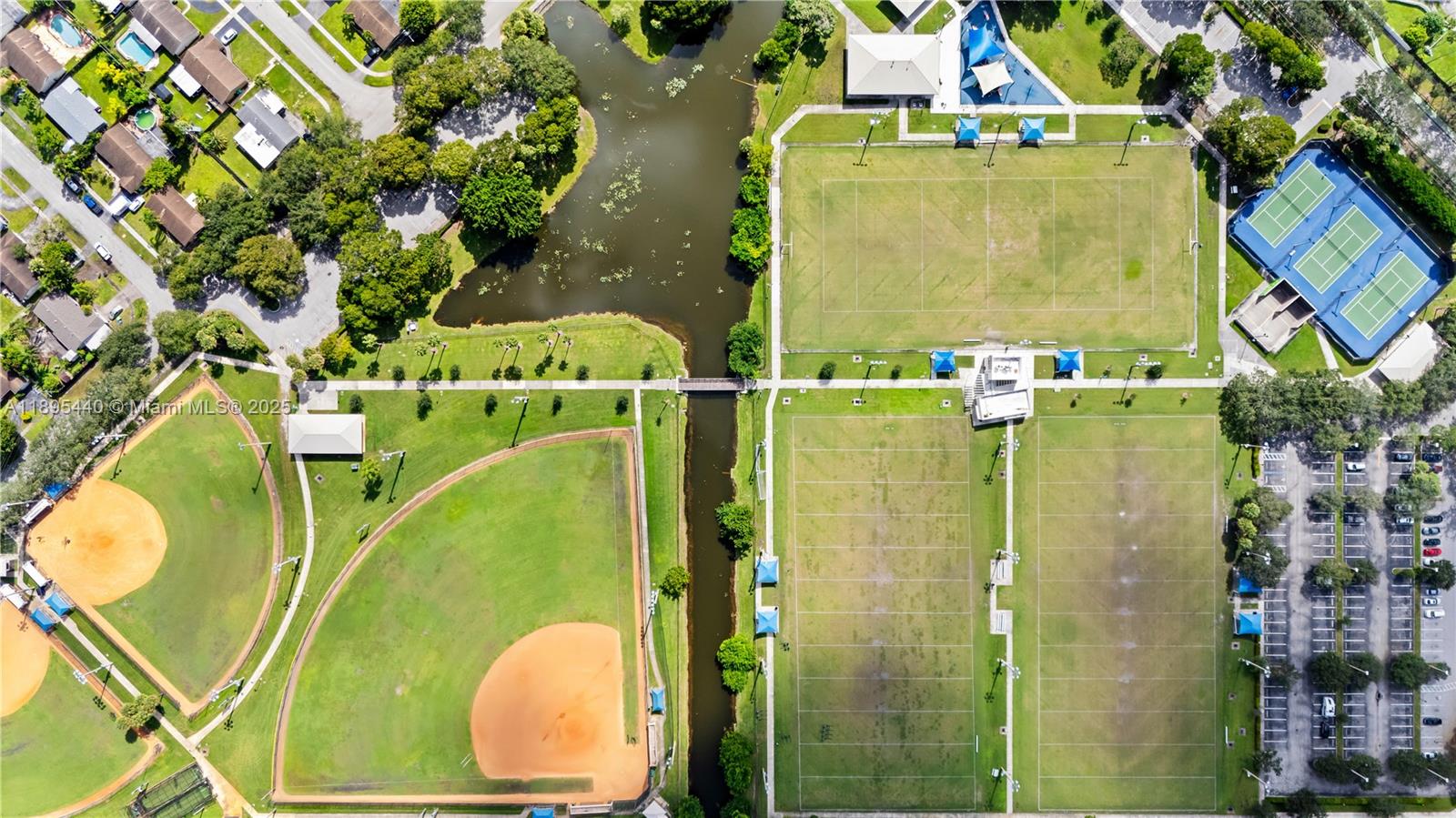 SUNRISE GOLF VILLAGE - Residential