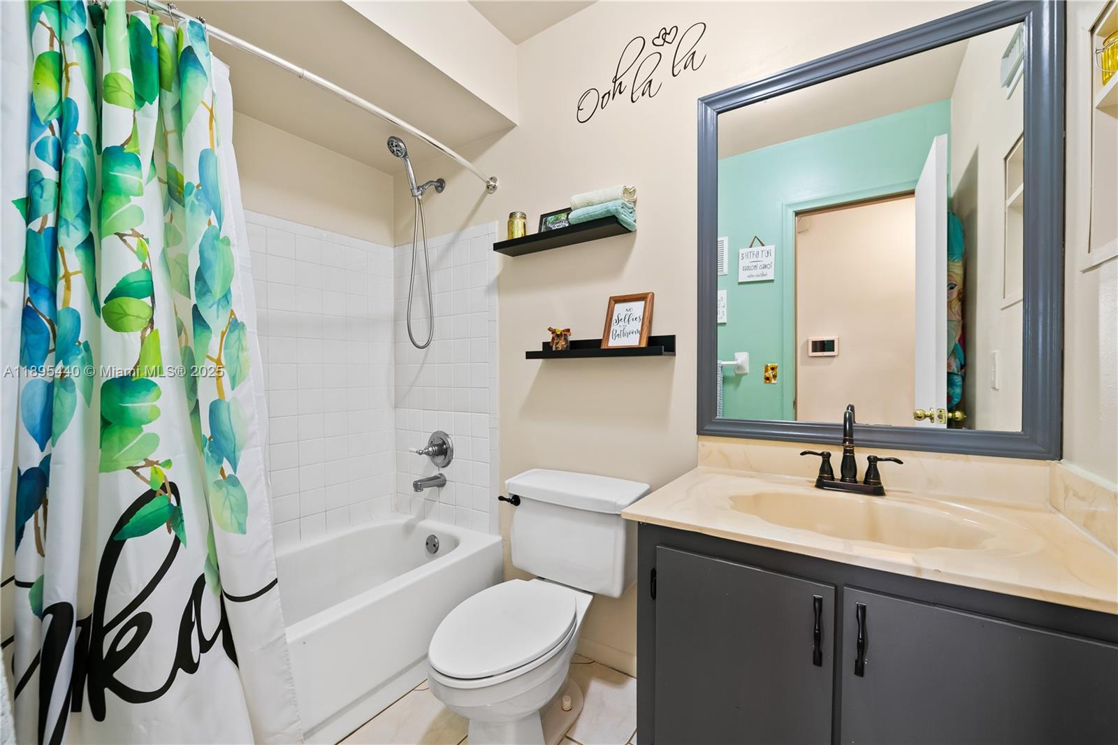 SUNRISE GOLF VILLAGE - Residential