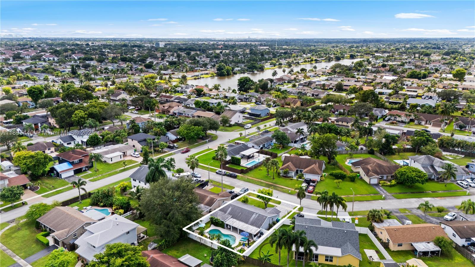 SUNRISE GOLF VILLAGE - Residential