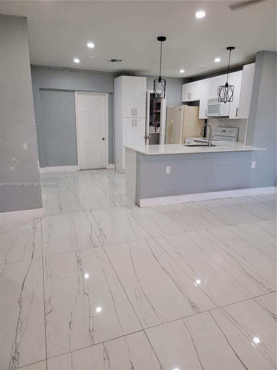 SPRINGBANK PARK SEC 2 - Residential Lease