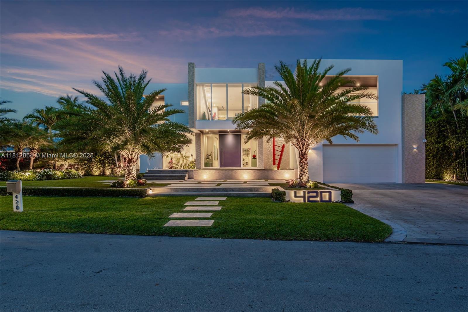 420 Island Dr, Key Biscayne, Miami-Dade County, Florida - 6 Bedrooms  
7.5 Bathrooms - 