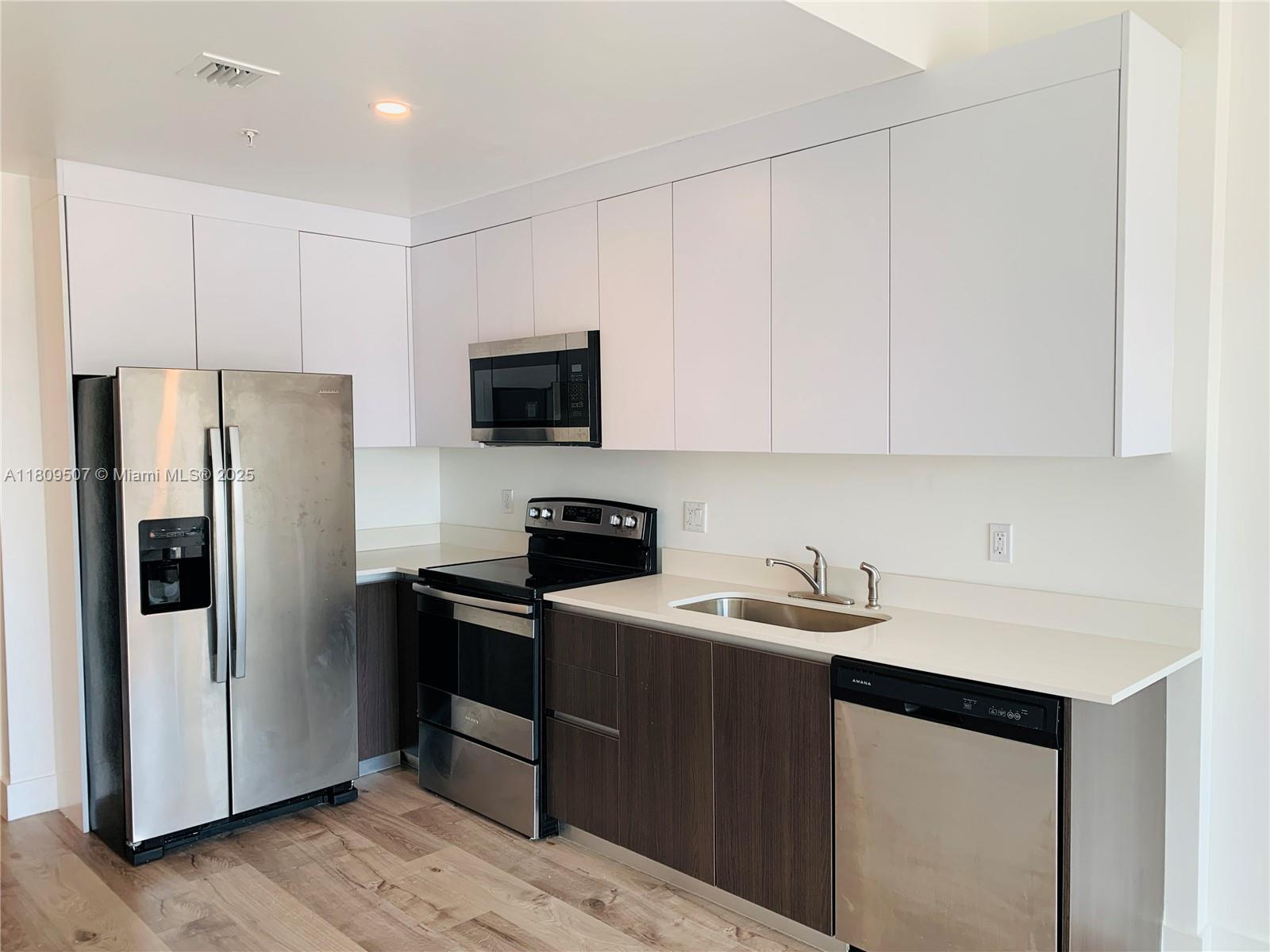 39 Nw 7th Ave 505, Miami, Broward County, Florida - 2 Bedrooms  
2 Bathrooms - 