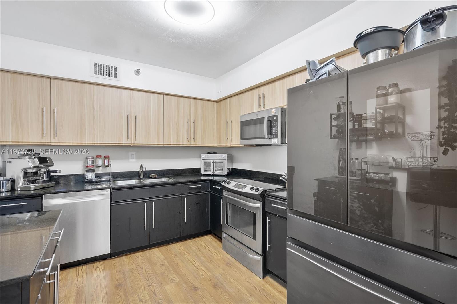 MYSTIC POINTE TOWER 500 C - Residential