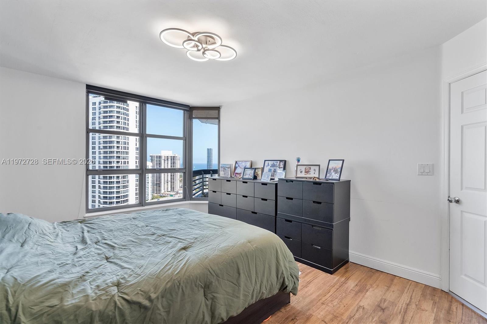 MYSTIC POINTE TOWER 500 C - Residential