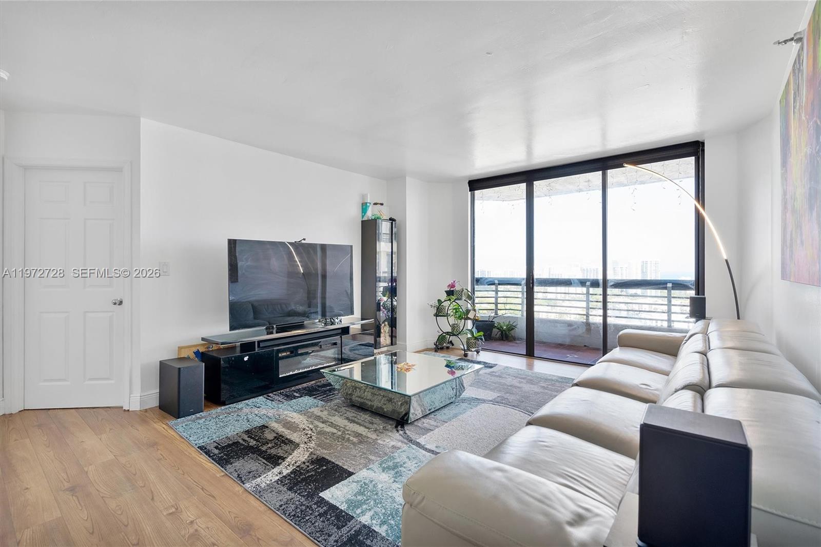 MYSTIC POINTE TOWER 500 C - Residential