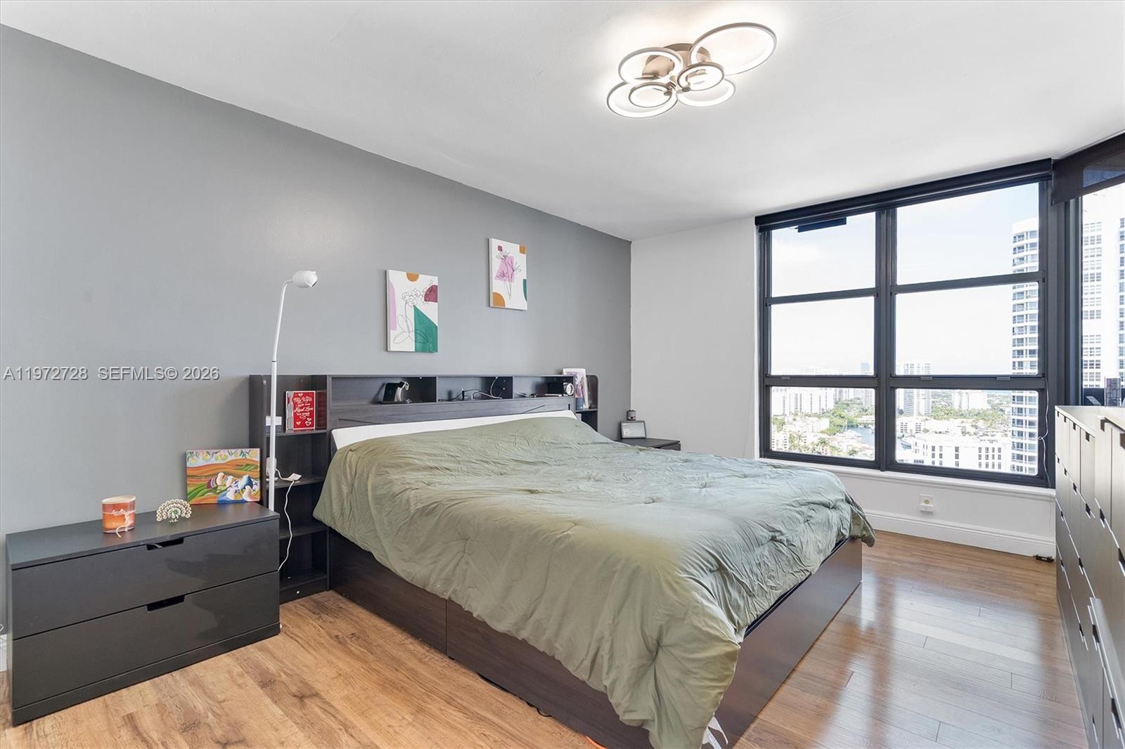 MYSTIC POINTE TOWER 500 C - Residential