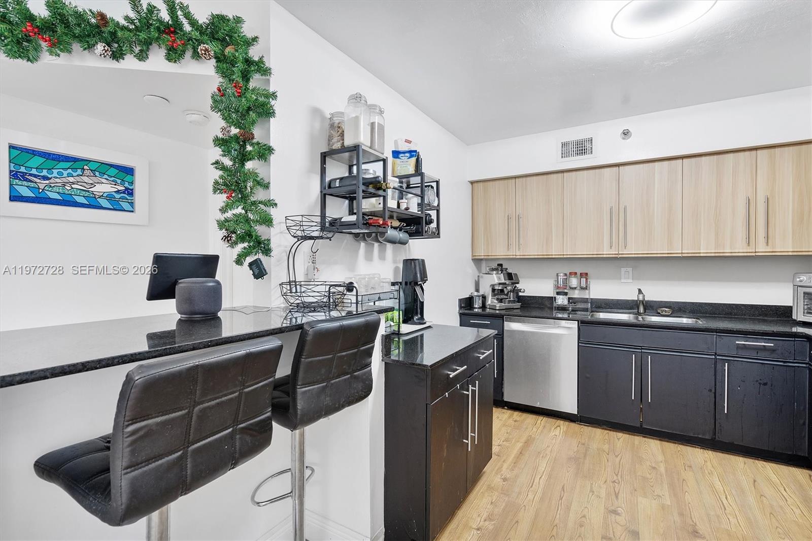 MYSTIC POINTE TOWER 500 C - Residential