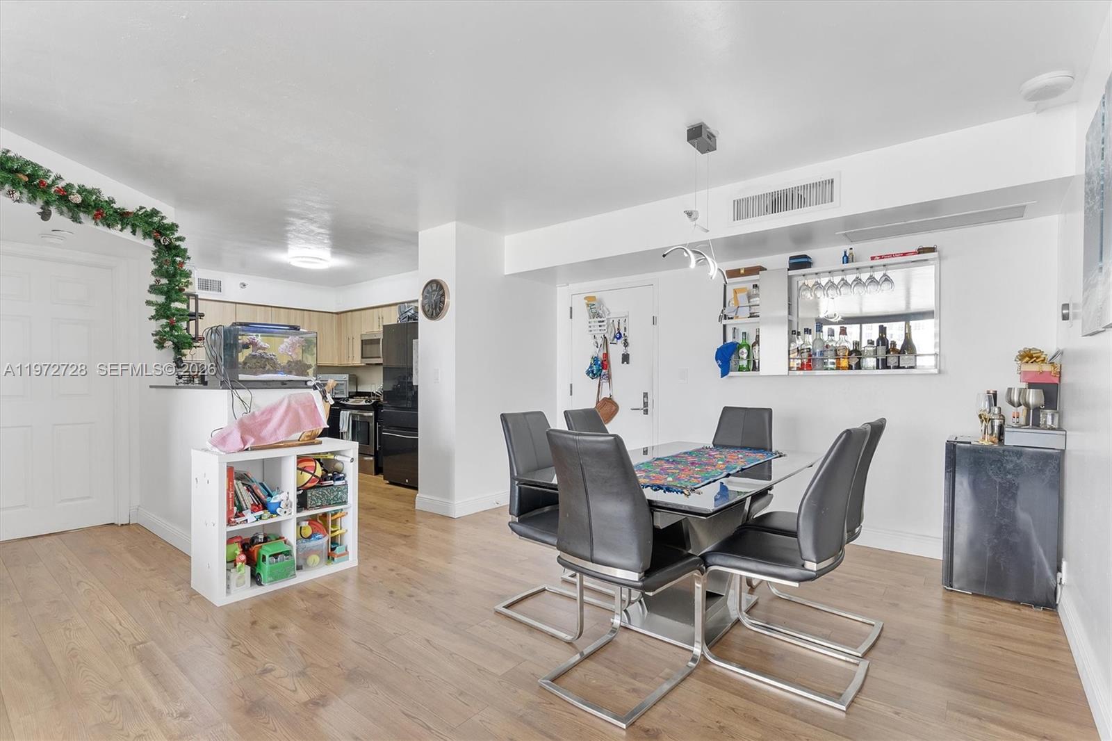 MYSTIC POINTE TOWER 500 C - Residential