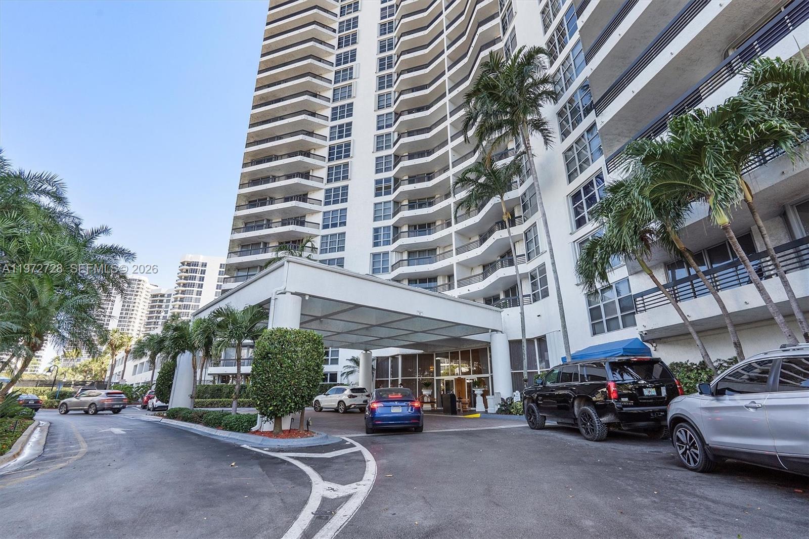 MYSTIC POINTE TOWER 500 C - Residential