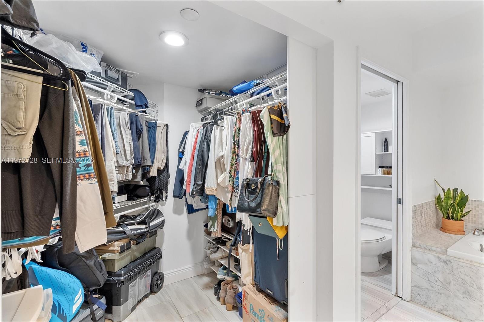 MYSTIC POINTE TOWER 500 C - Residential