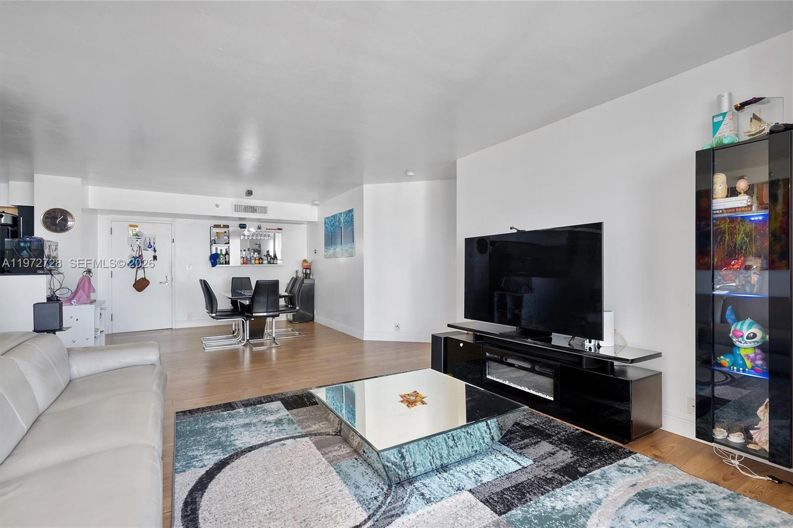 MYSTIC POINTE TOWER 500 C - Residential