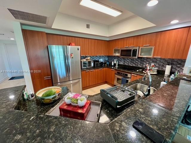 THE OAKS I CONDO - Residential